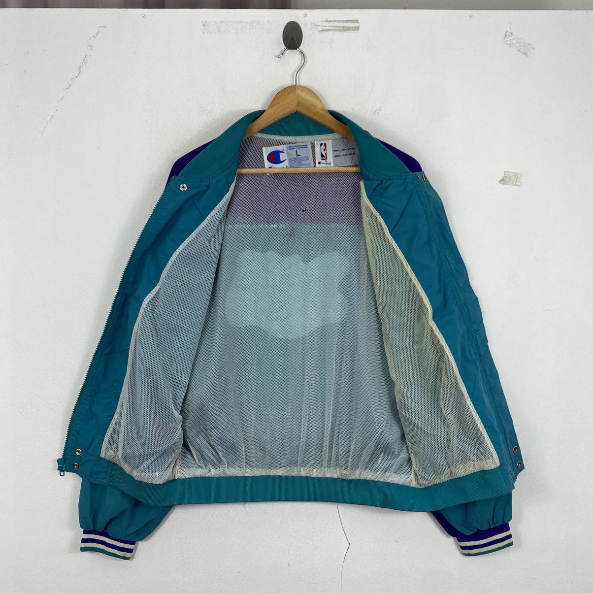 Champion Vintage 90s Champion Charlotte Hornets NBA Bomber Jacket L Size US L / EU 52-54 / 3 - 5 Thumbnail