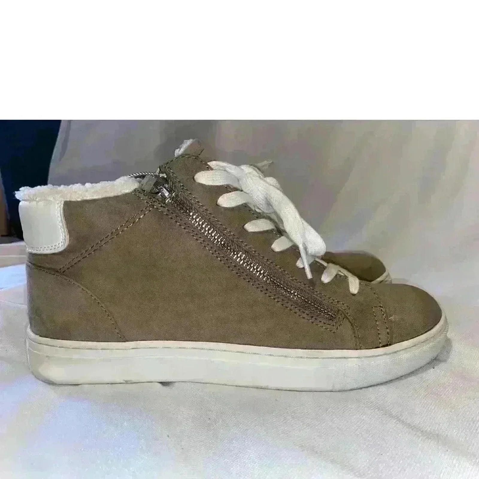 Other Universal Thread Tilly Sherpa Lined Hightop Sneakers Size 10 Size US 10 / IT 40 - 2 Thumbnail