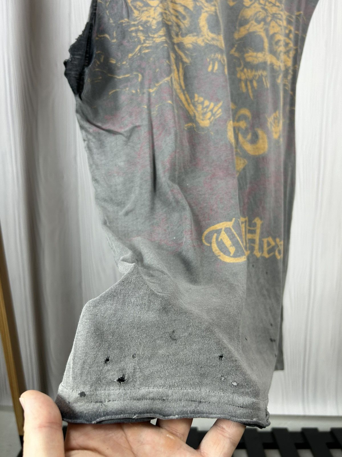 Affliction × Vintage Vintage Y2K Affliction Distressed Torn Sunfaded Tank Top L Size US L / EU 52-54 / 3 - 7 Thumbnail