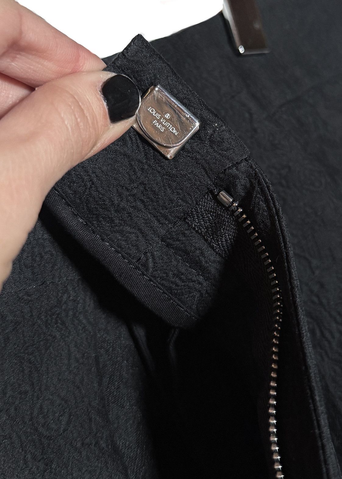 Louis Vuitton Louis Vuitton Black Silk Blend Tonal Mini Logo Shorts Size US 36 / EU 52 - 5 Thumbnail