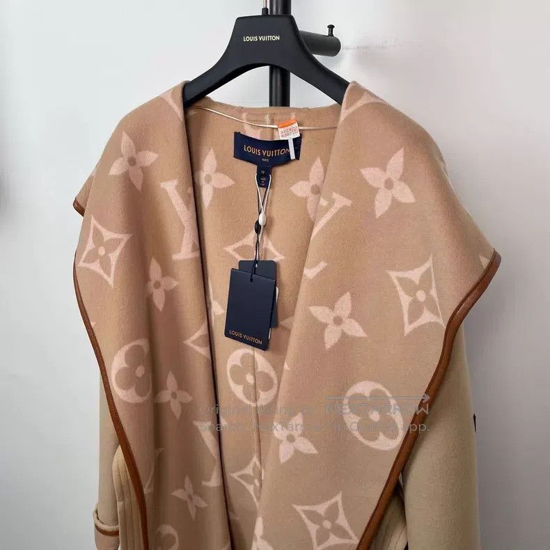 Louis Vuitton Louis Vuitton Double-faced cashmere patterned hooded coat Size M / US 6-8 / IT 42-44 - 2 Thumbnail