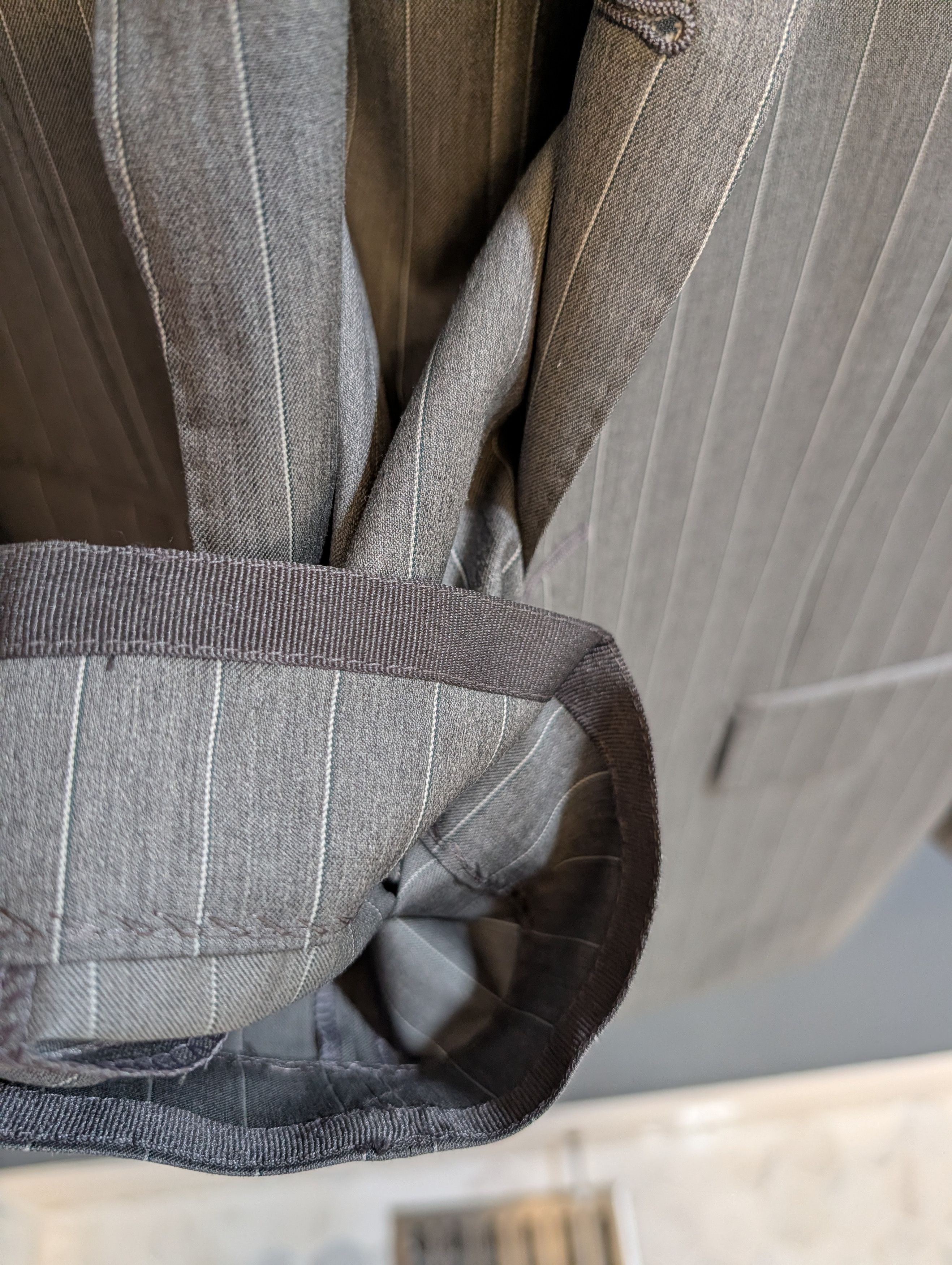 Suitsupply Grey pinstripe 2.5 button peak lapel - Washington model Size 40L - 4 Thumbnail