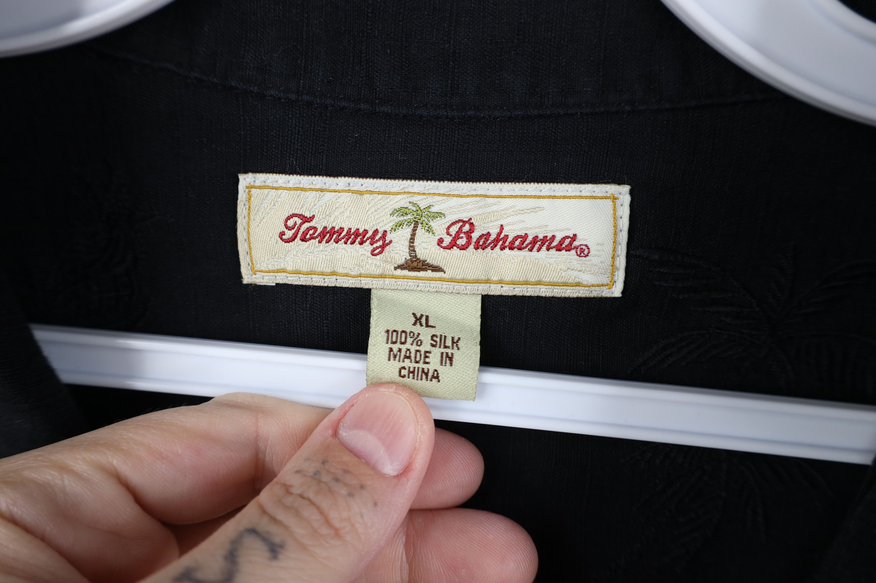 Tommy Bahama × Vintage Vintage 90s Tommy Bahama Looped Collar Button Shirt Black Size US XL / EU 56 / 4 - 9 Thumbnail