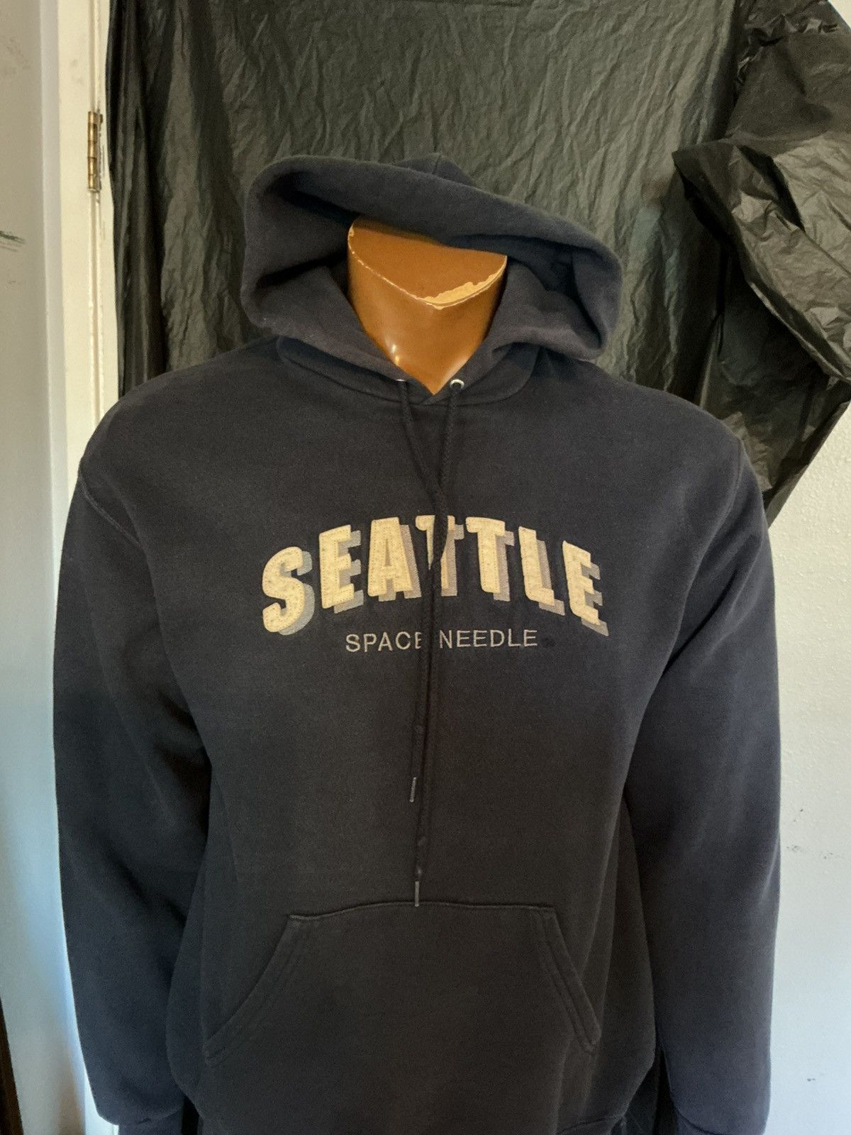 Vintage Vintage Seattle Space Needle Navy Souvenir Pullover Hoodie Size US L / EU 52-54 / 3 - 10 Thumbnail