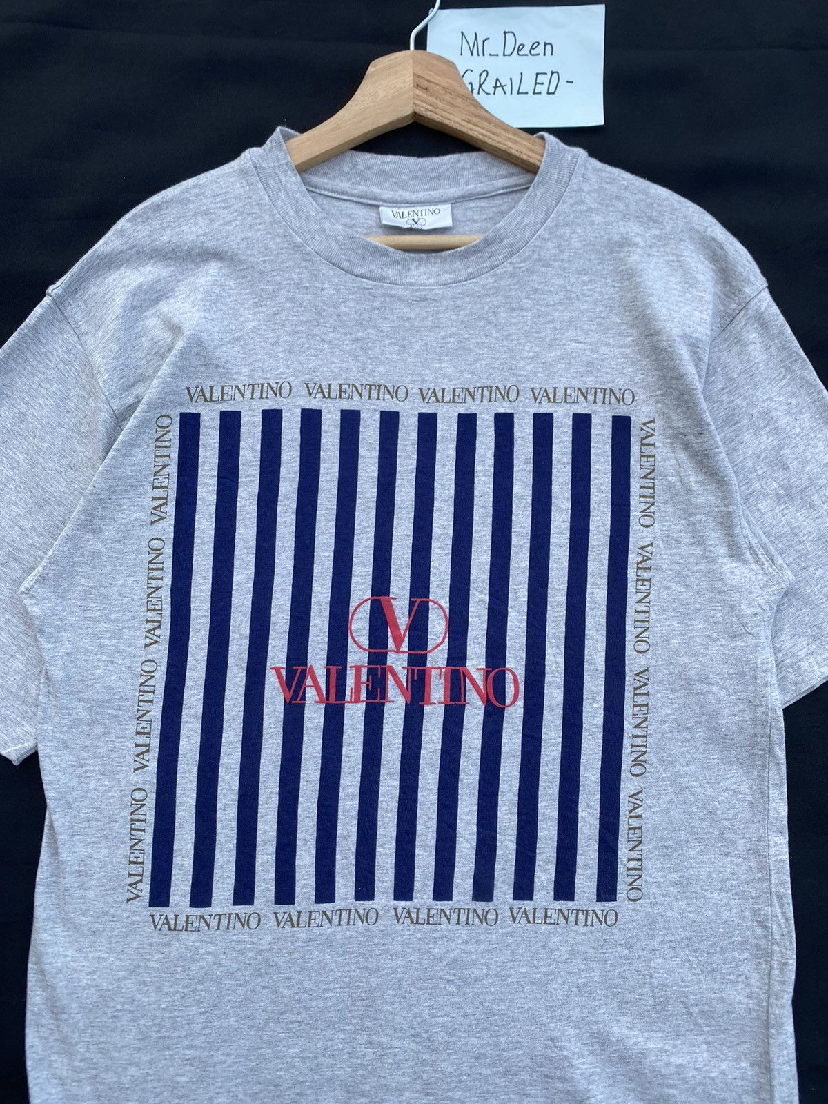 Valentino Rare Vintage Valentino Spellout Biglogo Tshirt Size US M / EU 48-50 / 2 - 1 Thumbnail