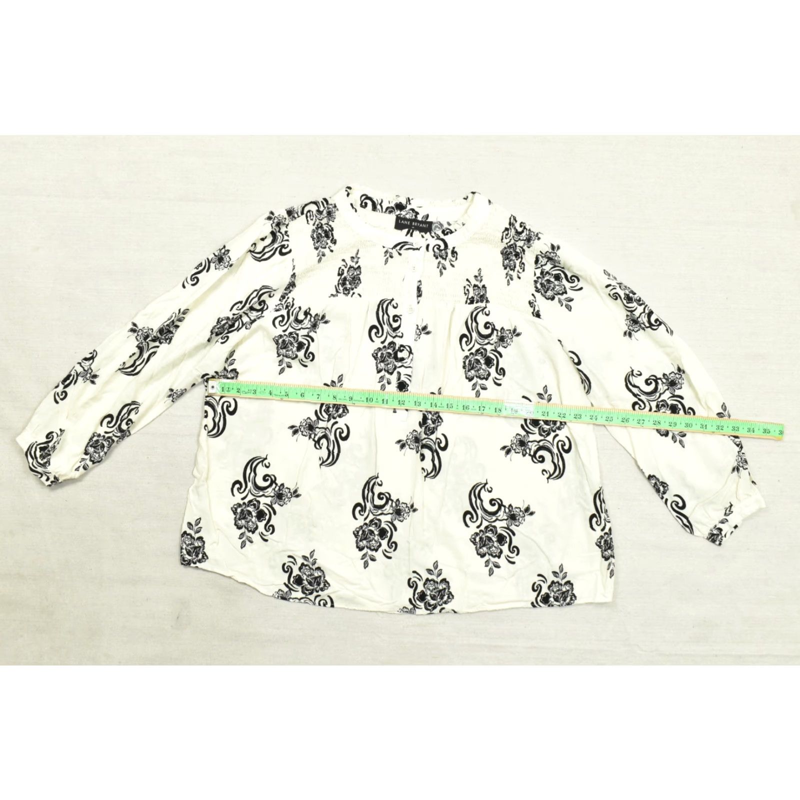 Vintage Lane Bryant Blouse Women 20 Plus White Black Floral Rayon Henley Smocked Casual Shirt Mor e Size 3XL / US 20-22 - 3 Thumbnail