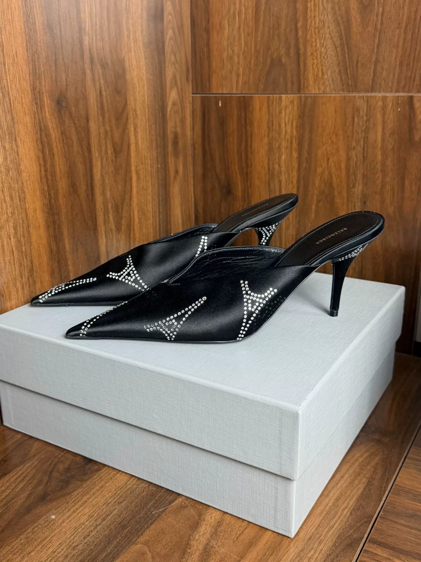 Balenciaga Balenciaga Silk Sandals us_9 Women Size US 9 / IT 39 - 1 Thumbnail
