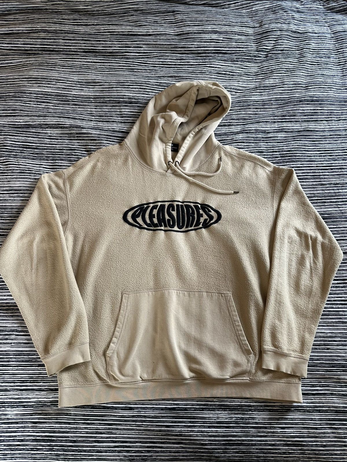 Pleasures Pleasures hoodie Size US L / EU 52-54 / 3 - 1 Thumbnail
