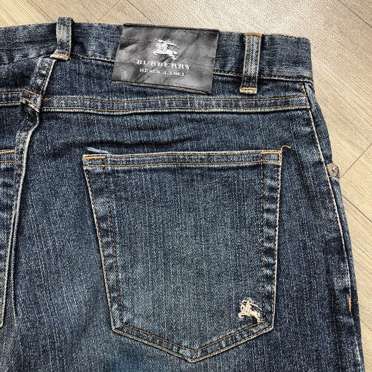 Burberry Vintage Burberry Black Label Faded Blue Jeans Size US 27 - 14 Thumbnail