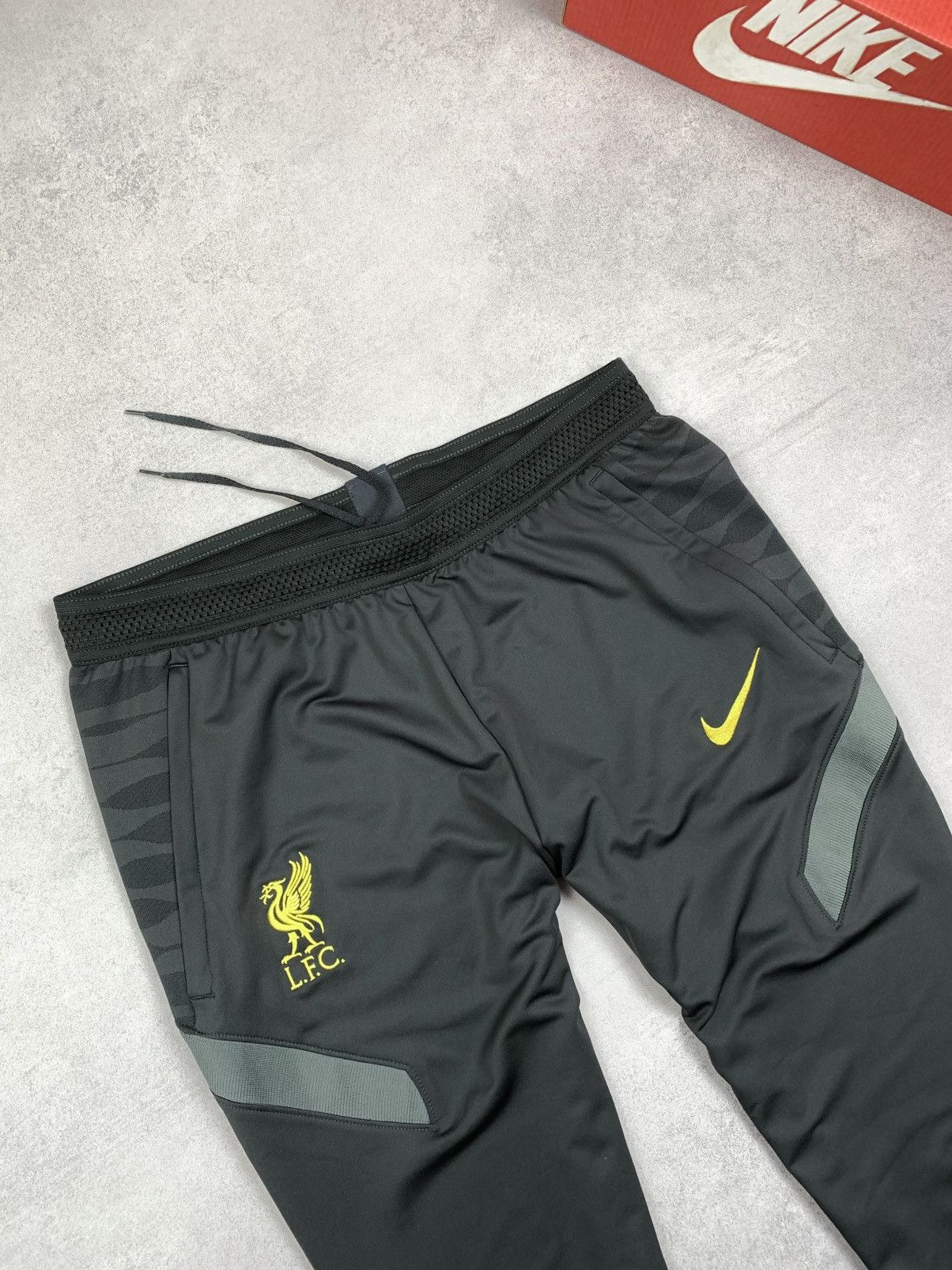 Nike Nike Liverpool FC 2021\22 Strike Training Pants Mens Size M Size US 31 - 3 Thumbnail