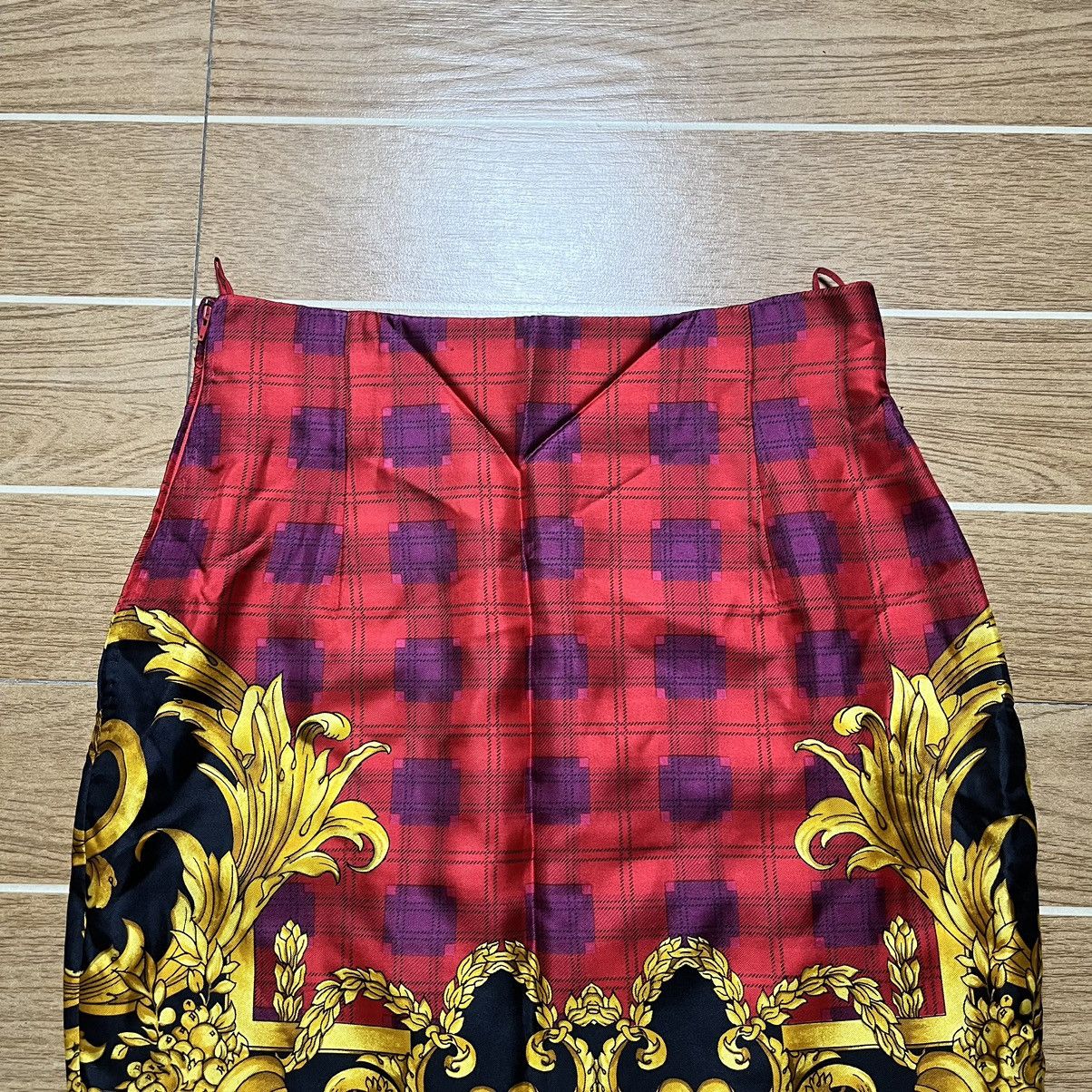 Versace Vintage Circa 1991 Atelier Versace Baroque Skirt Size 27" / US 4 / IT 40 - 2 Thumbnail
