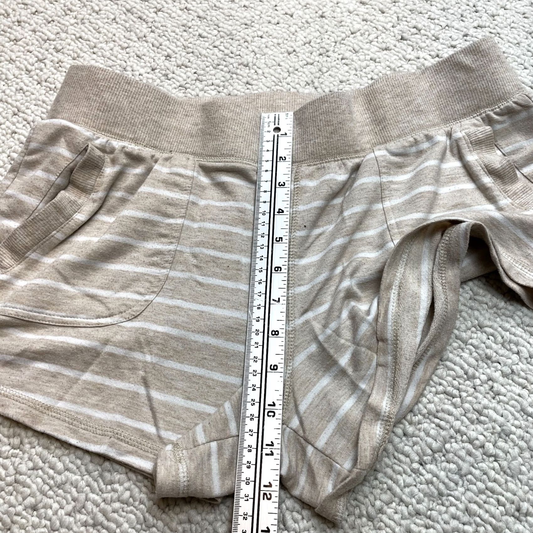 Athletic Works VINTAGE Athletic Works Sweatshorts Womens Large 12-14 Beige Striped Pockets 34x3.5 Soft Size 36" / US 14 / IT 50 - 6 Thumbnail
