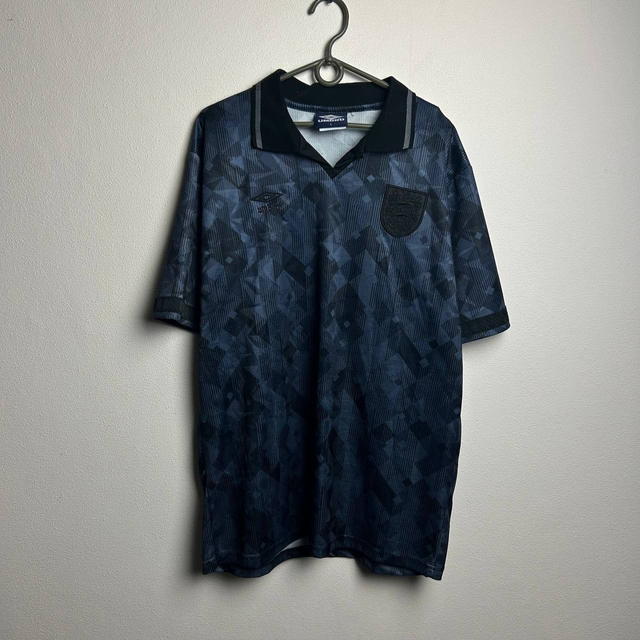 Umbro Vintage Umbro England 1999 home soccer national jersey Size US L / EU 52-54 / 3 - 1 Thumbnail
