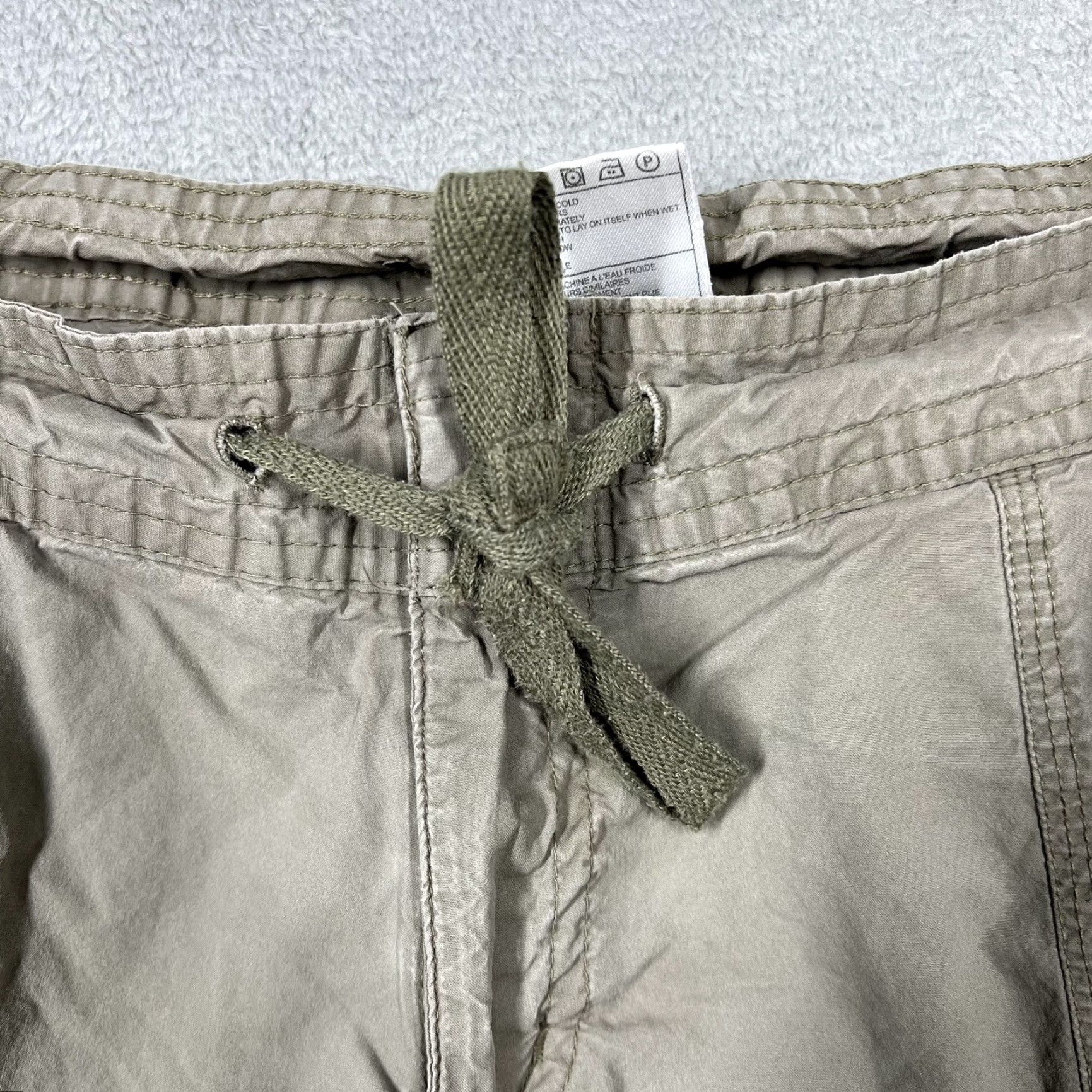 Nike Nike Women's Shorts M Green Outdoor Shorts Pull Drawstring 8-10 Light Gray Outdoor Activewear Womens Size 32" / US 10 / IT 46 - 5 Thumbnail