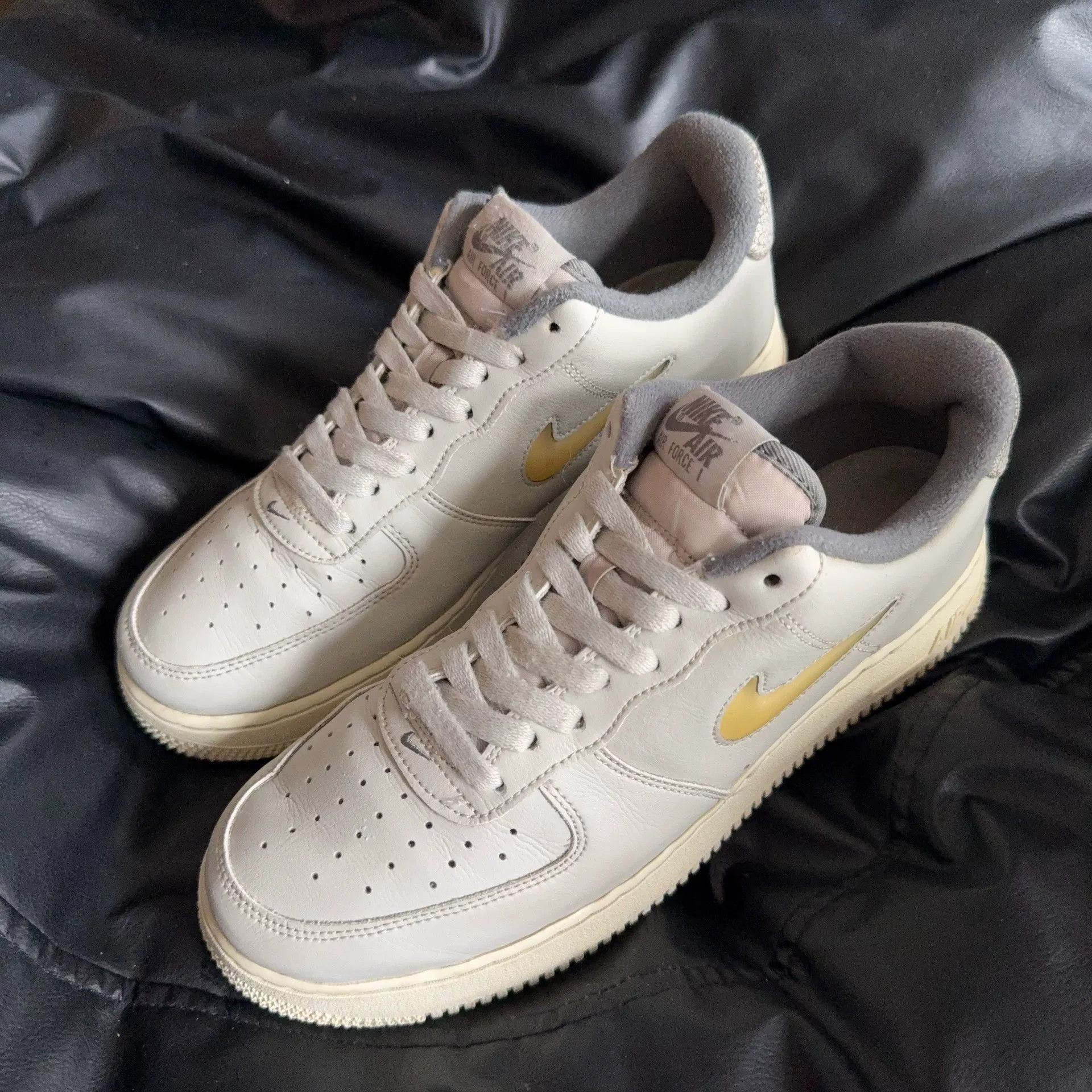 Nike Nike Clear Lowtop Sneakers 42 Men Size US 9 / EU 42 - 1 Thumbnail