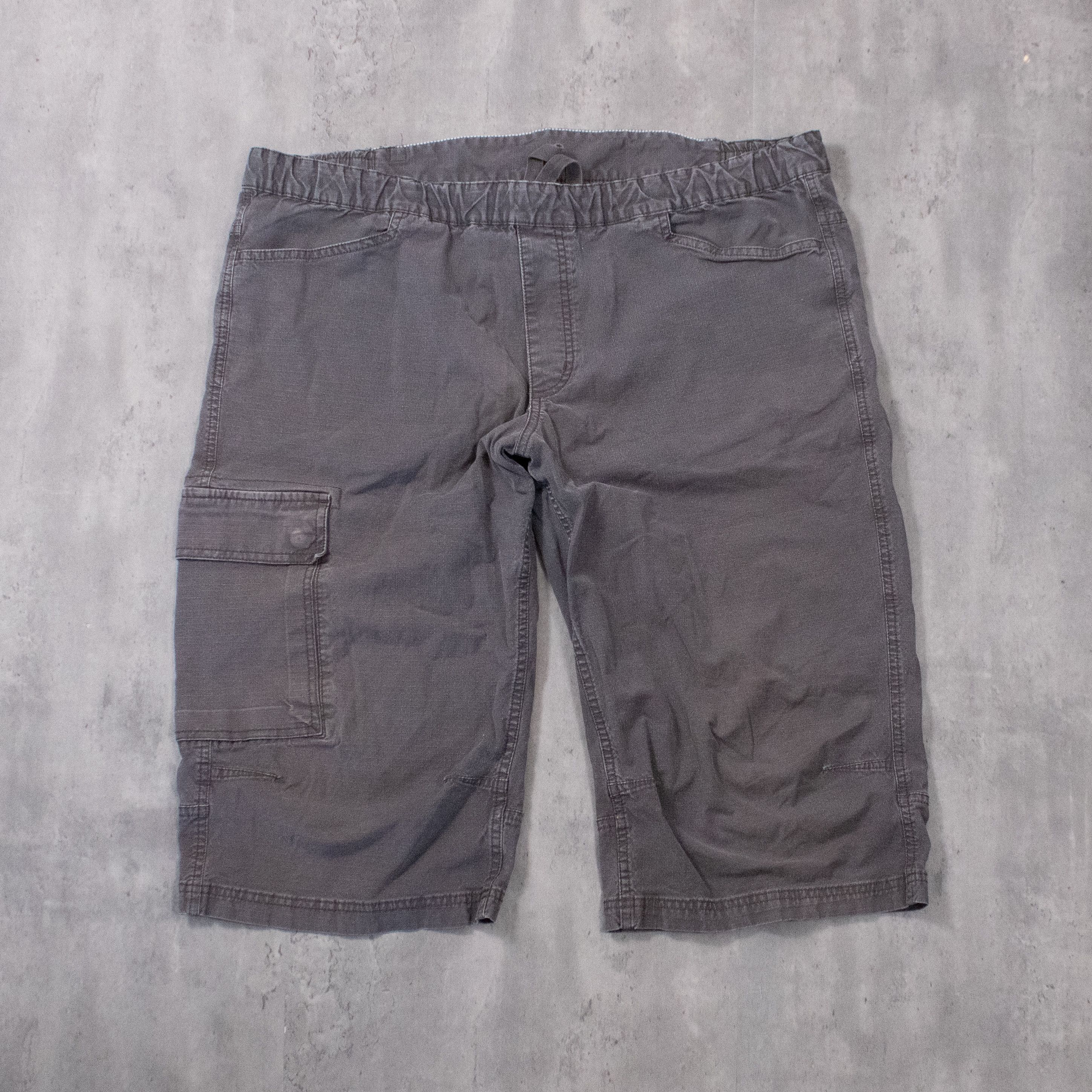 Mountain Equipment Company Y2K 2000's MEC Baggy Long Inseam Grey Shorts Size US 41 - 3 Thumbnail