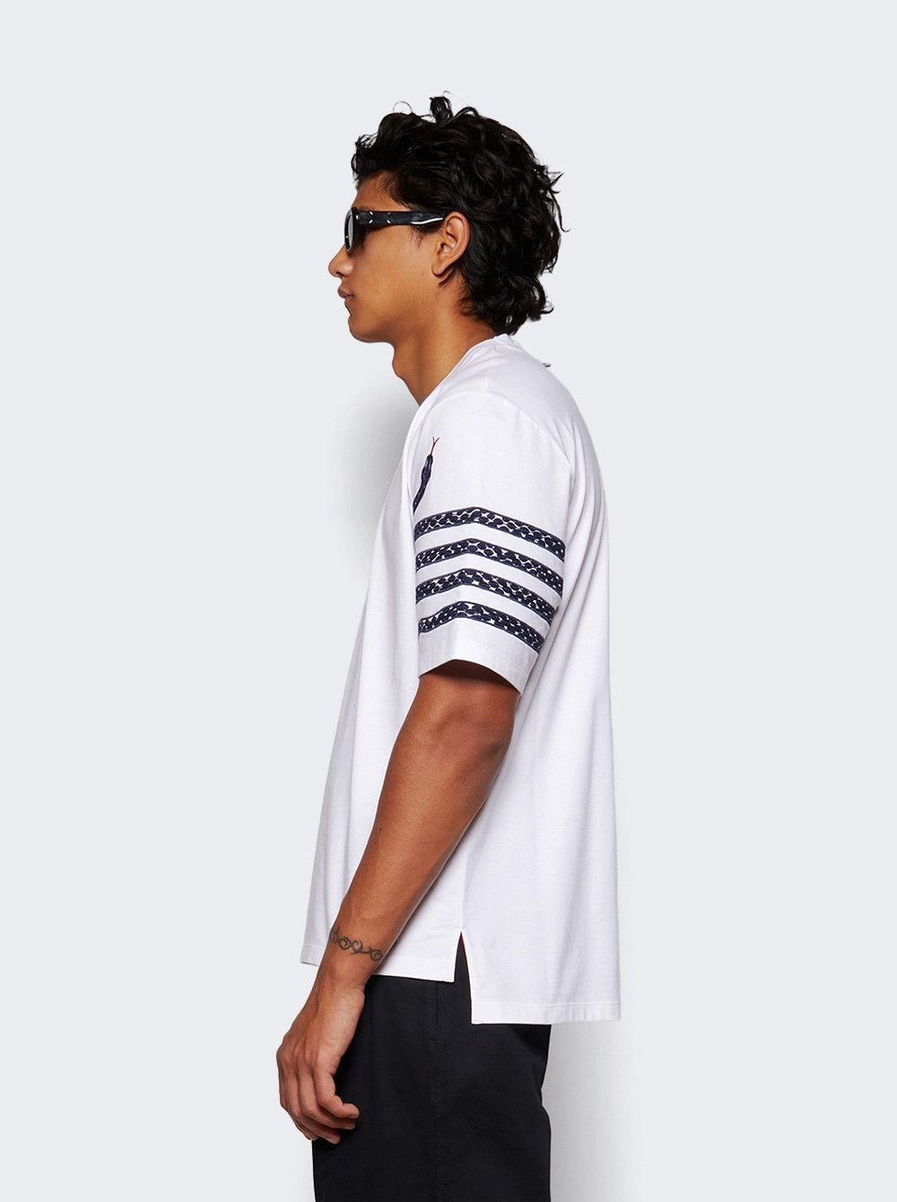 Thom Browne o1mle0326 Snake Embroidered Tee Shirt in White Size US M / EU 48-50 / 2 - 4 Thumbnail