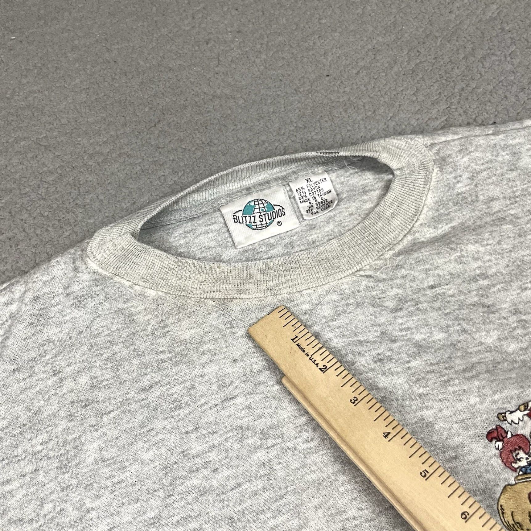 Vintage VINTAGE Flintstones Sweatshirt Adult XL Gray Embroidered Crew Neck Men 90s Pullover Distressed Blitzz Studios Size US XL / EU 56 / 4 - 6 Thumbnail