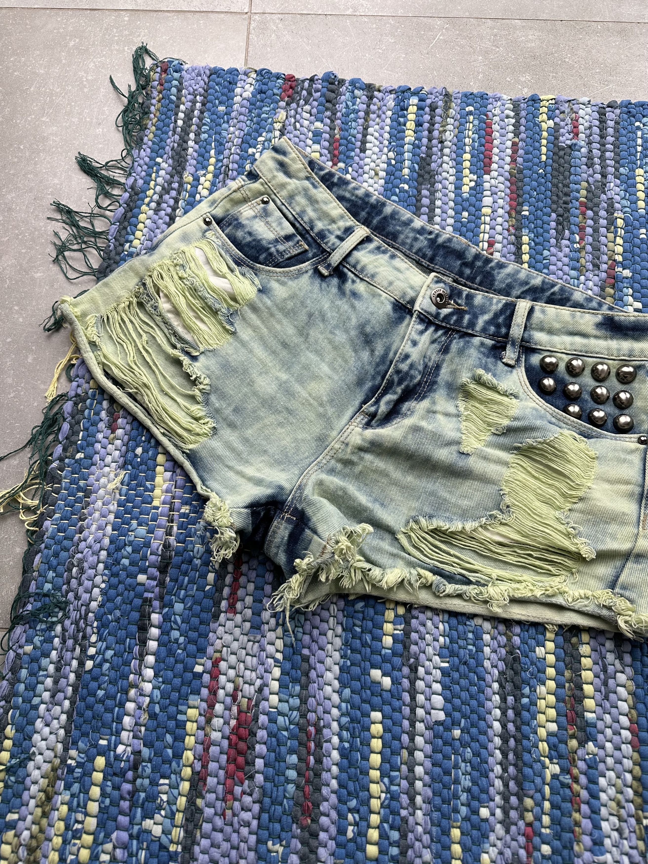 image of Avant Garde x Vintage Mini Shorts in Faded, Women's (Size 28)