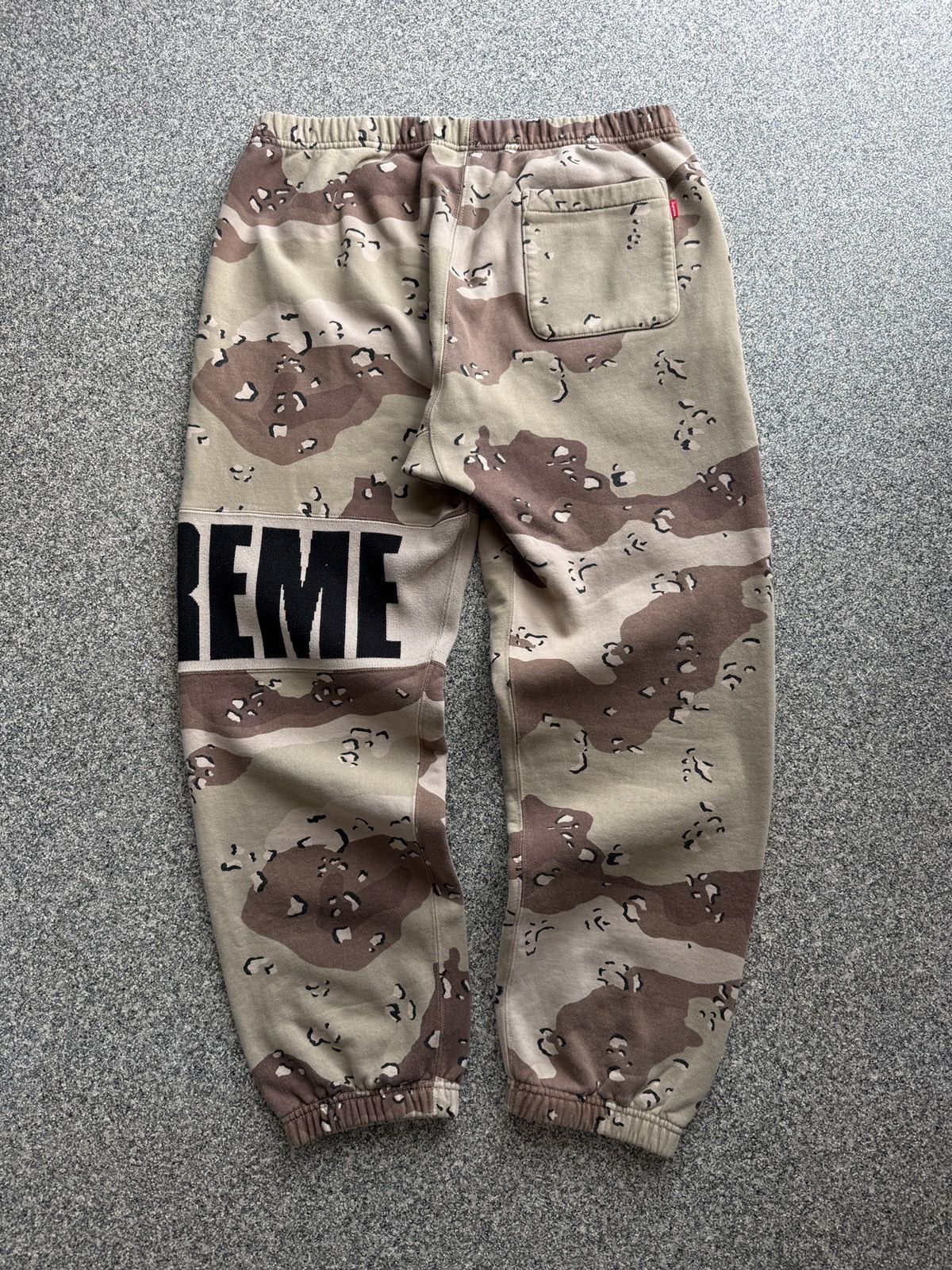 Supreme Supreme Rib Sweatpant Chocolate Chip Camo FW20 size Medium Size 40L - 2 Thumbnail