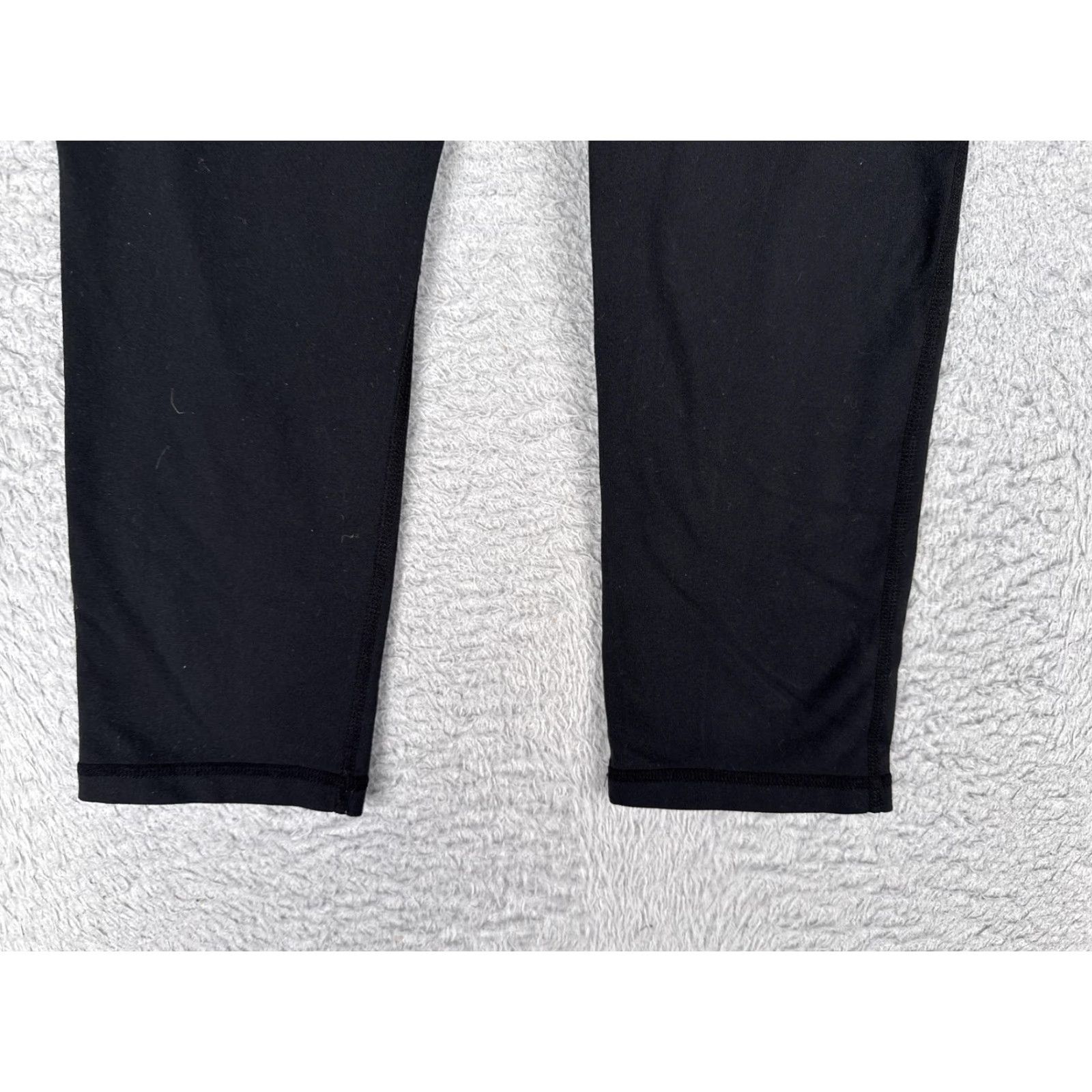 Lululemon Lululemon Leggings Womens 6 Black 20" Capri Wide Waistband Yoga Athletic Gym Shirts? Size 28" / US 6 / IT 42 - 2 Thumbnail