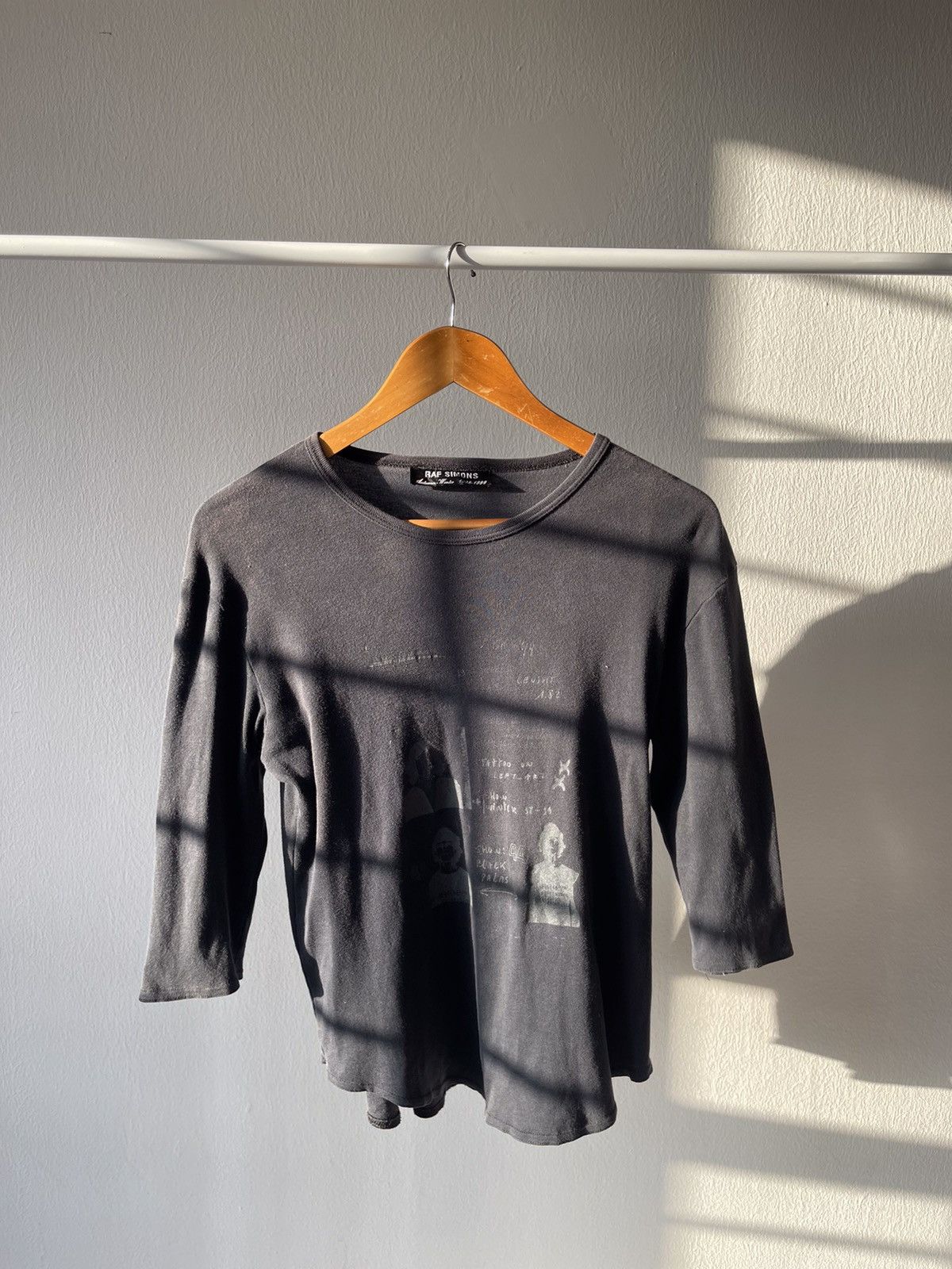 Raf Simons Rare 1998-1999 Raf Simons Casting Print Raglan Tee Size US S / EU 44-46 / 1 - 1 Thumbnail