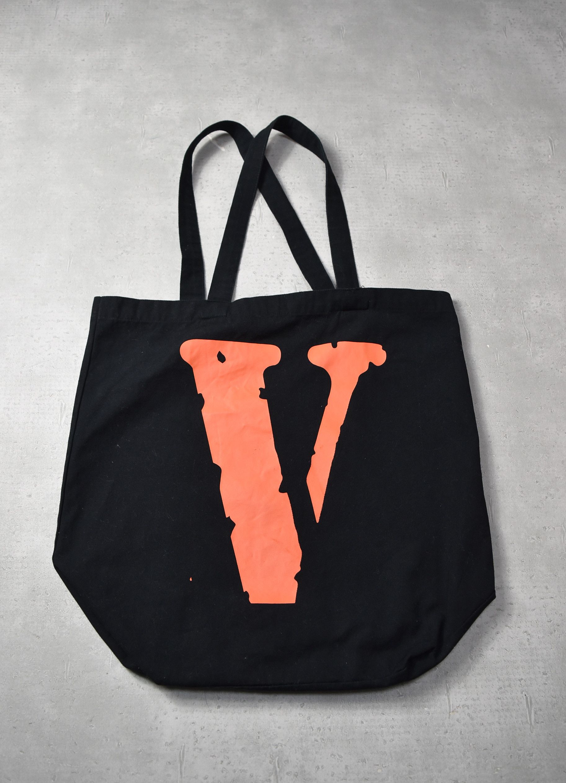 Vlone Nike Tote bag 100percent authentic use store condition like new no flaws Asap