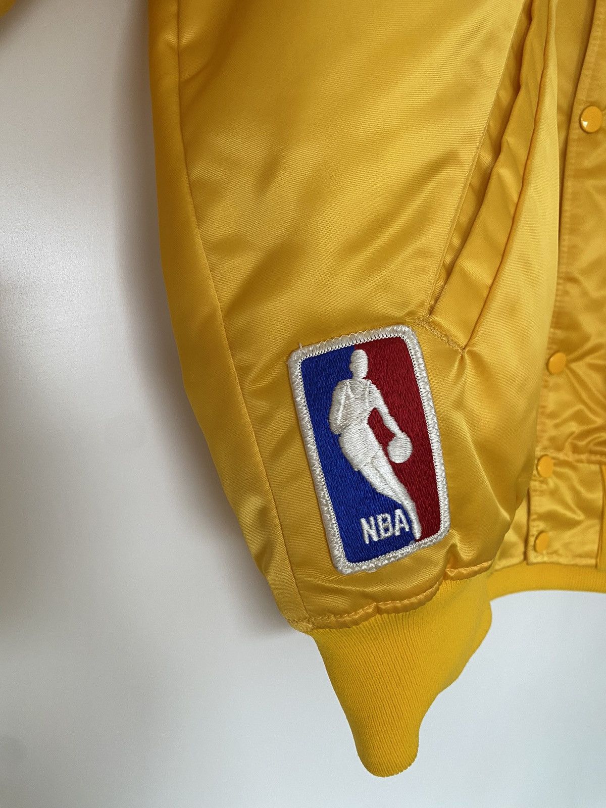 Starter Vintage Starter Lakers Varsity jacket with autographs! Size US XL / EU 56 / 4 - 5 Thumbnail