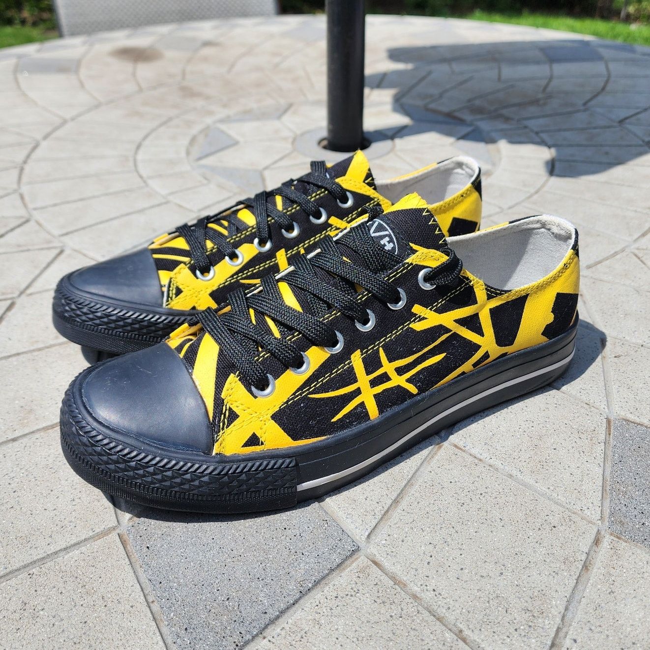 Designer Eddie Van Halen 5150 Guitar Design Canvas Sneakers 7.5 Size US 7.5 / IT 37.5 - 6 Thumbnail