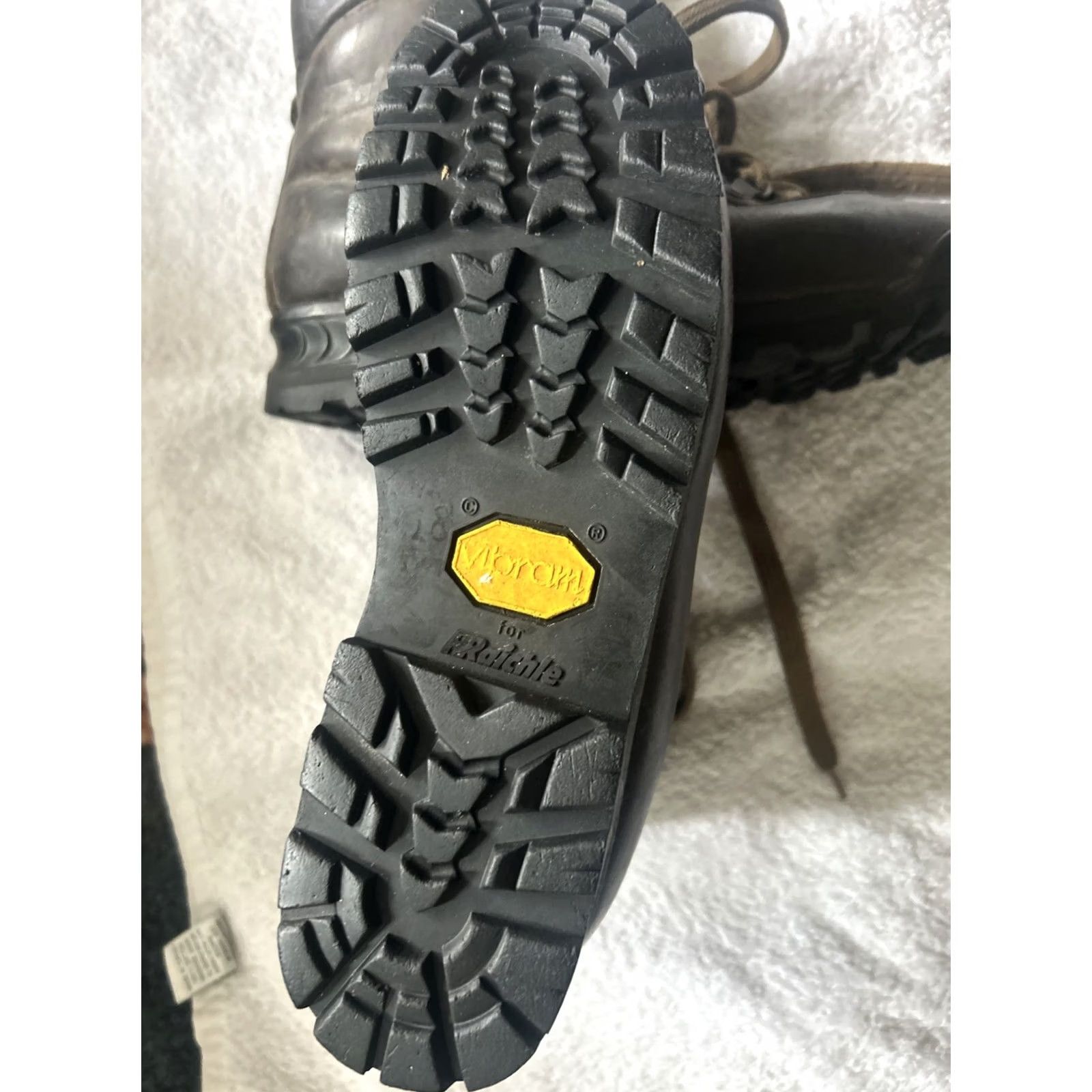 Vibram VINTAGE Raichle Mountaineering Boots Men 8.5 M Women 10.5 M Brown Leather W Vibram Soles Mens Girls Womens Boots Size US 11 / IT 41 - 2 Thumbnail
