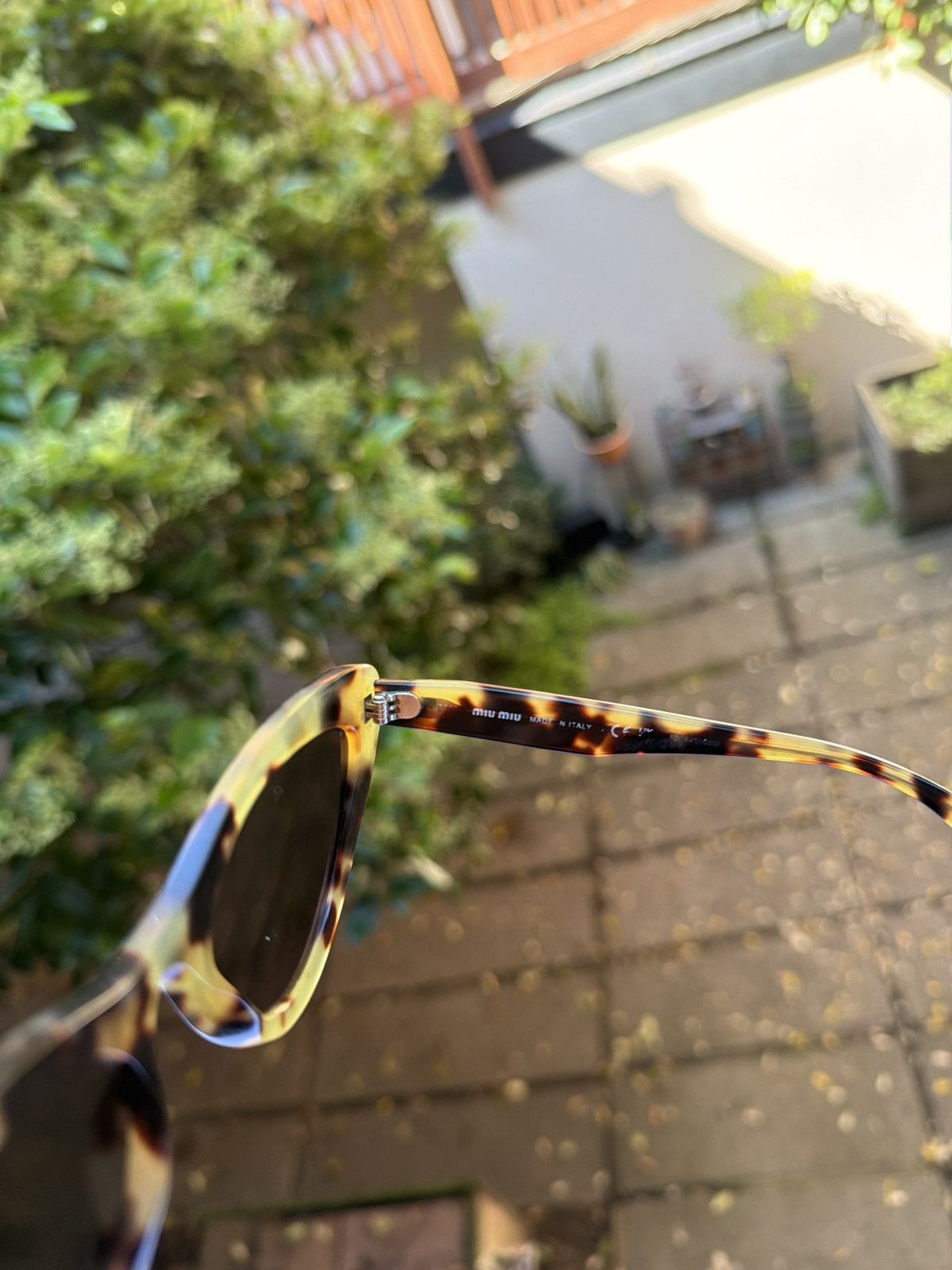 Miu Miu Vintage Authentic Miu Miu Cat-Eye Tortoiseshell Sunglasses Size ONE SIZE - 6 Thumbnail