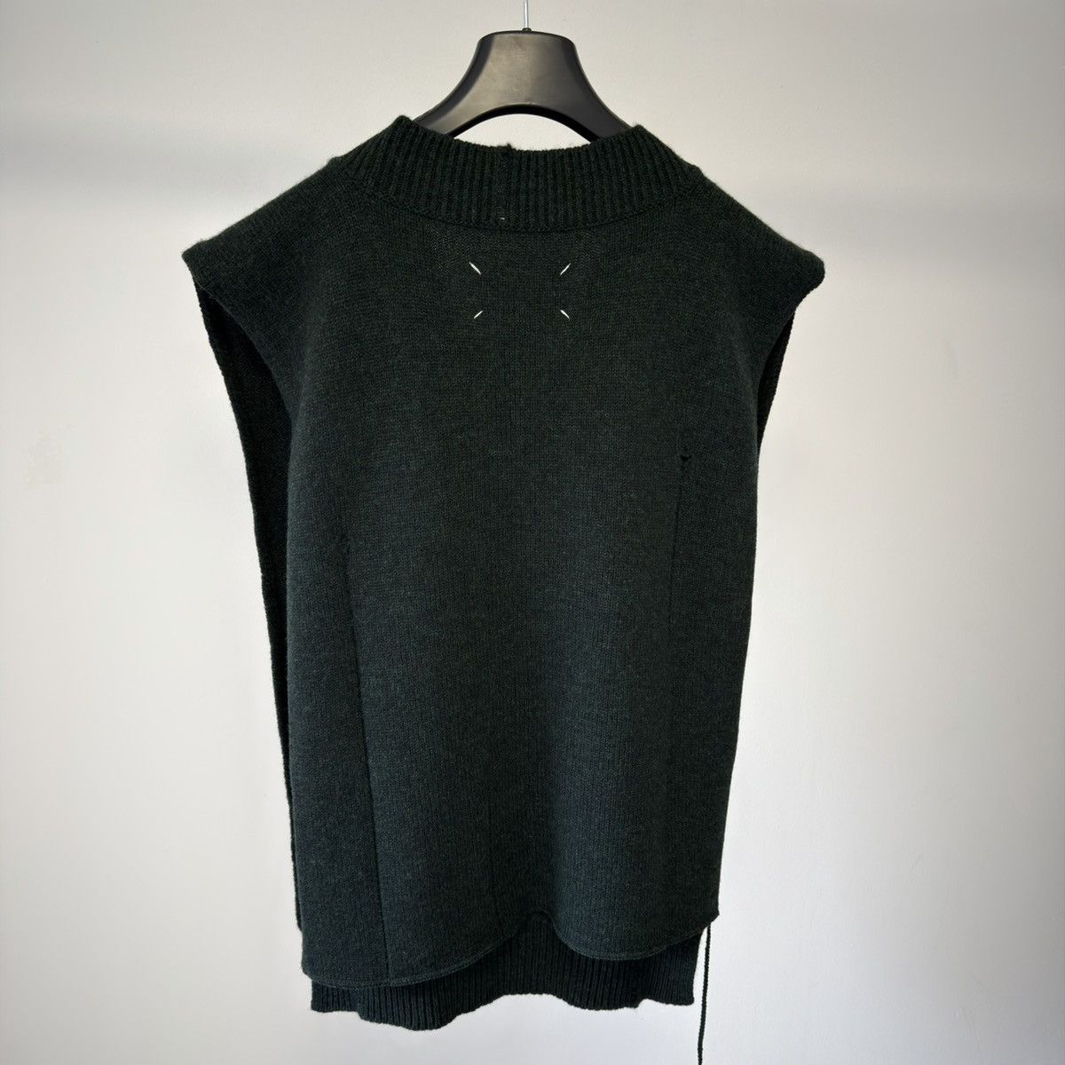 Maison Margiela A/W 21 Distressed Wool Sweater Vest Size US S / EU 44-46 / 1 - 20 Thumbnail