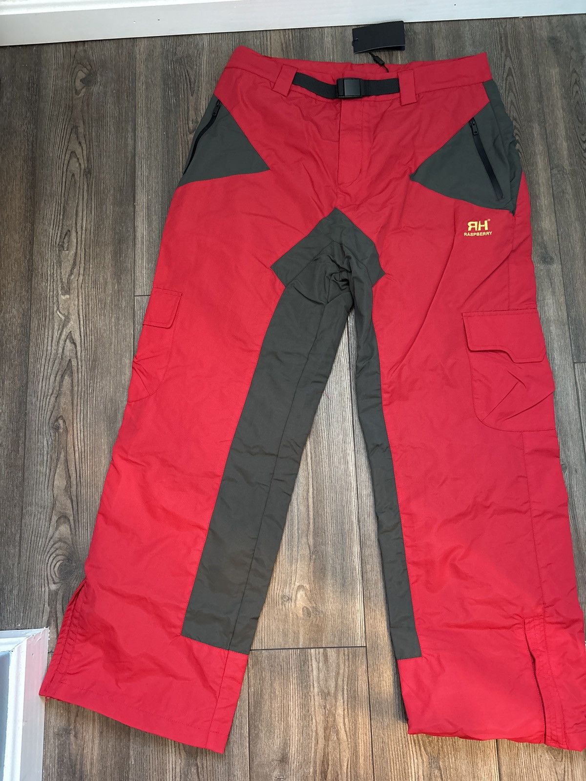 The GV Gallery Size Medium GV Gallery RH Trail Pants Size US 33 - 1 Thumbnail