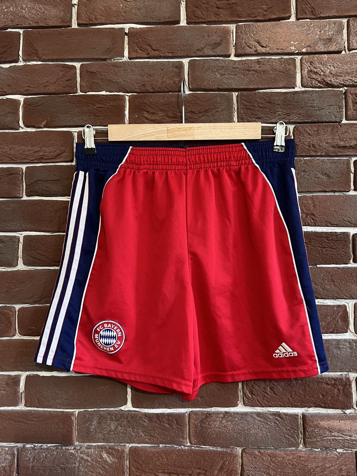 Adidas Rare Vintage 1999 90s Adidas Bayern Munich Shorts L Football Size US 34 / EU 50 - 1 Thumbnail