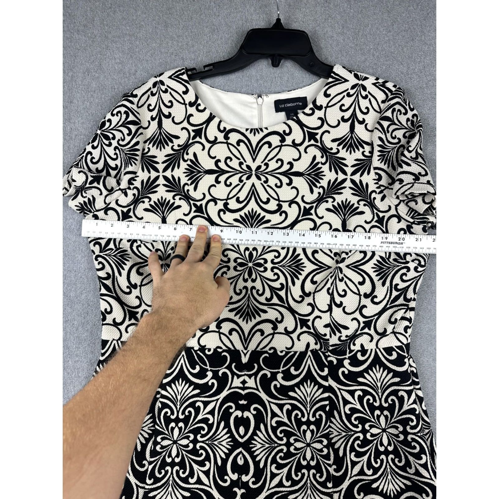 Liz Claiborne Dress Womens 16 Black White Fit Flare Short Sleeve Baroque  Print Floral Knit Round