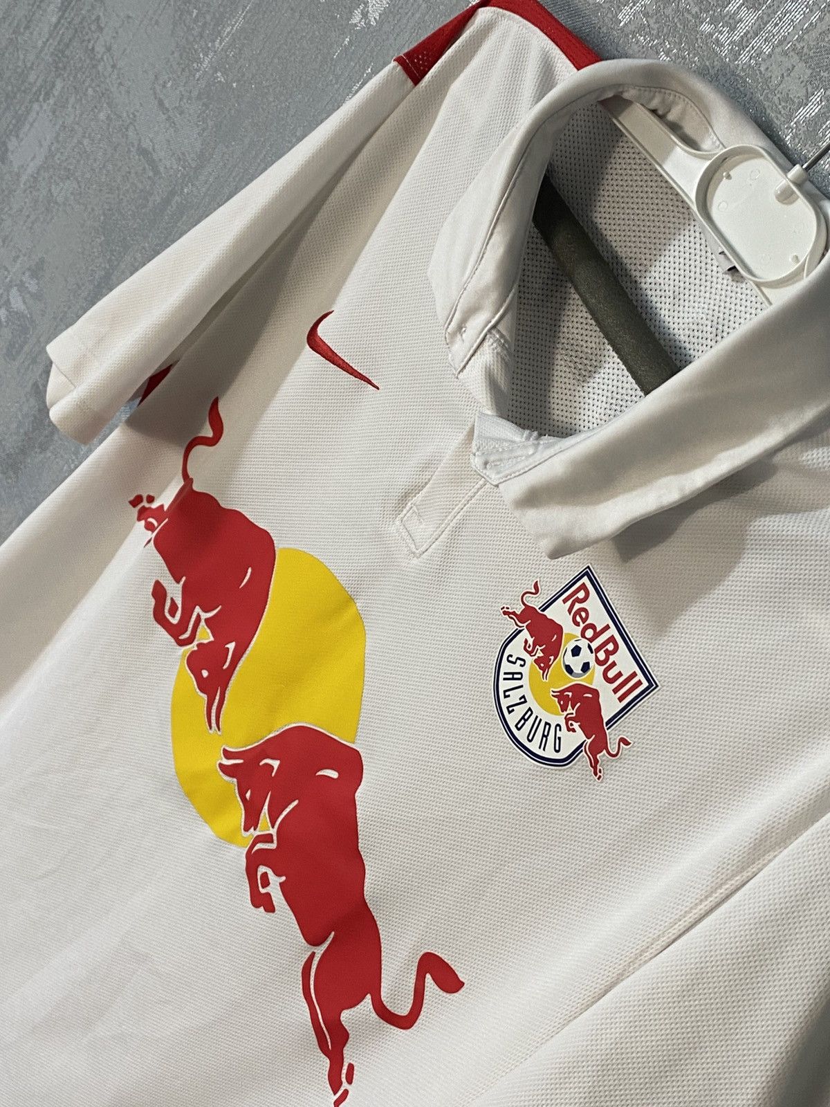 Nike RED BULL SALZBURG 2014 FOOTBALL SOCCER JERSEY # 26 Soriano Size US L / EU 52-54 / 3 - 4 Thumbnail