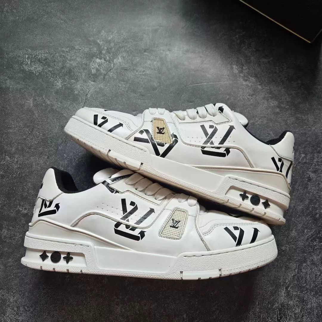 Louis Vuitton Louis Vuitton Training Black Lowtop Sneakers 41 Men Size US 8.5 / EU 41-42 - 1 Thumbnail