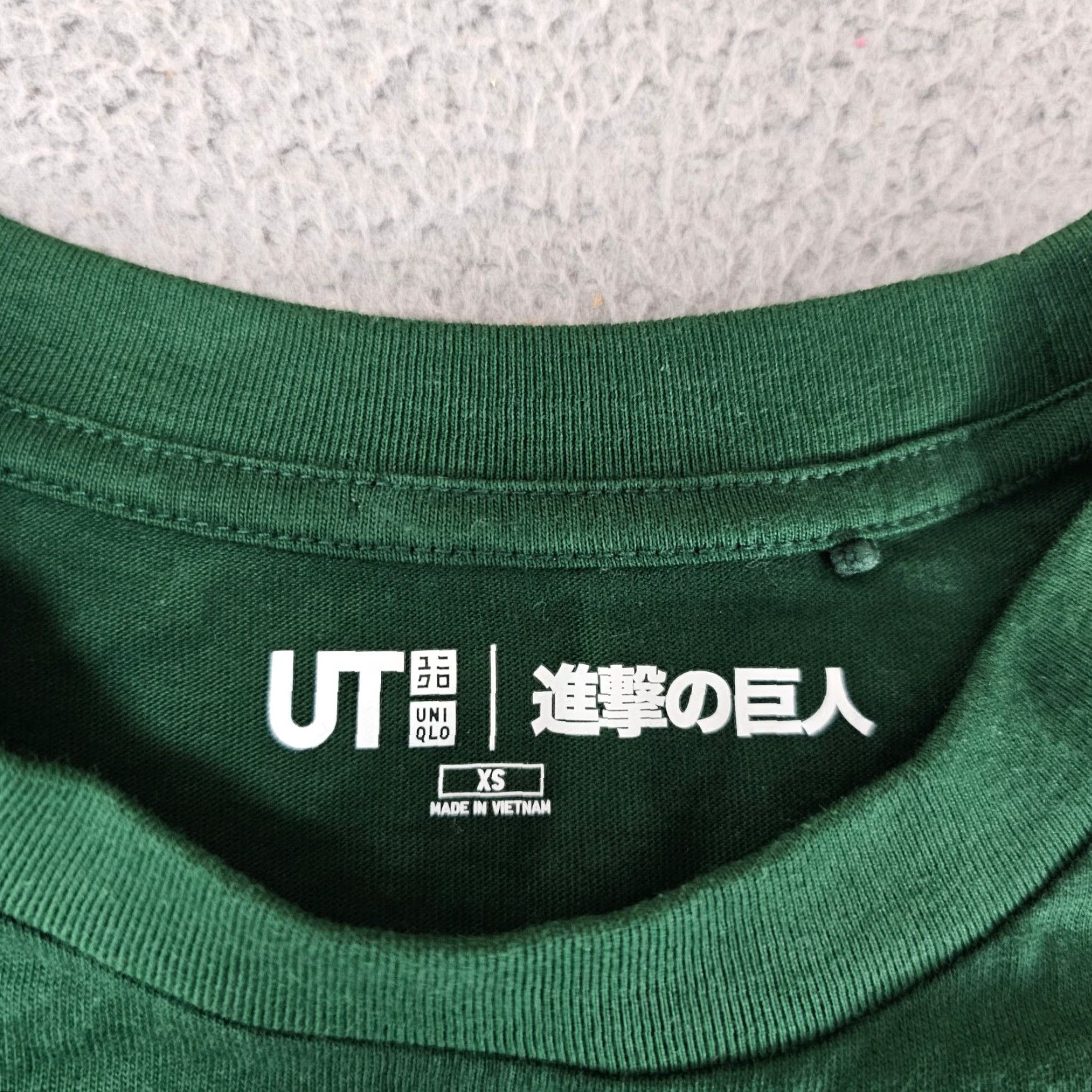 Uniqlo UT x Attack on Titan Uniqlo Shirt XS Gardens Green Graphic Tee Limited Japan Manga Anime Logo Crew Neck Short Sleeve Men Size US XS / EU 42 / 0 - 4 Thumbnail