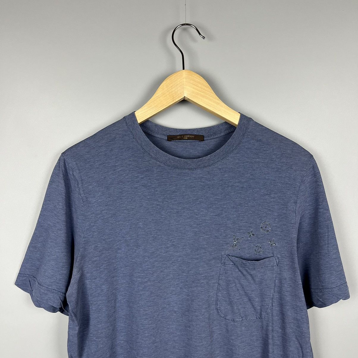 Louis Vuitton LAST DROP Louis Vuitton tee Size L / US 10 / IT 46 - 2 Thumbnail