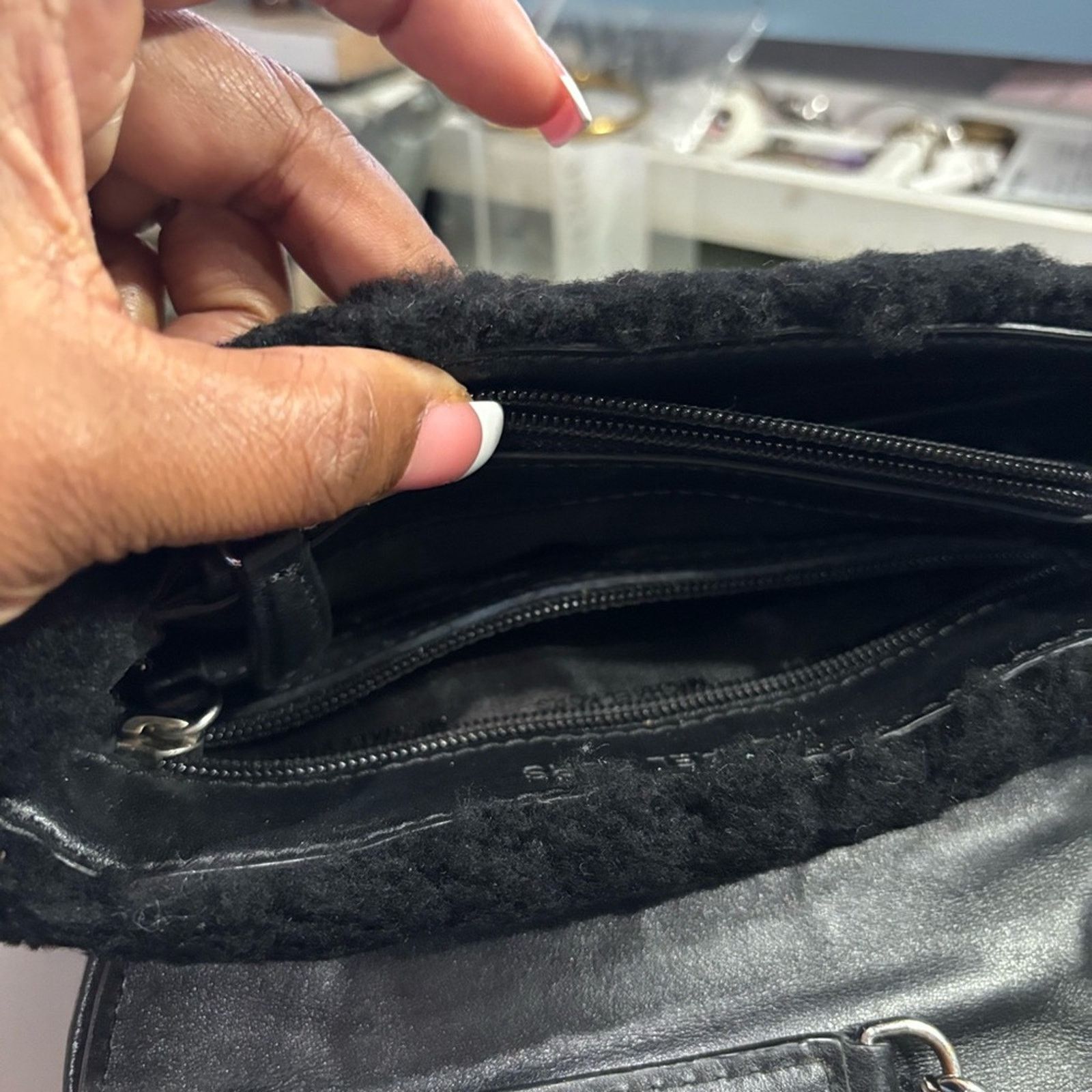 Michael Kors MICHAEL KORS Black Sloan Convertible Shearling Shoulder Bag Size ONE SIZE - 7 Thumbnail