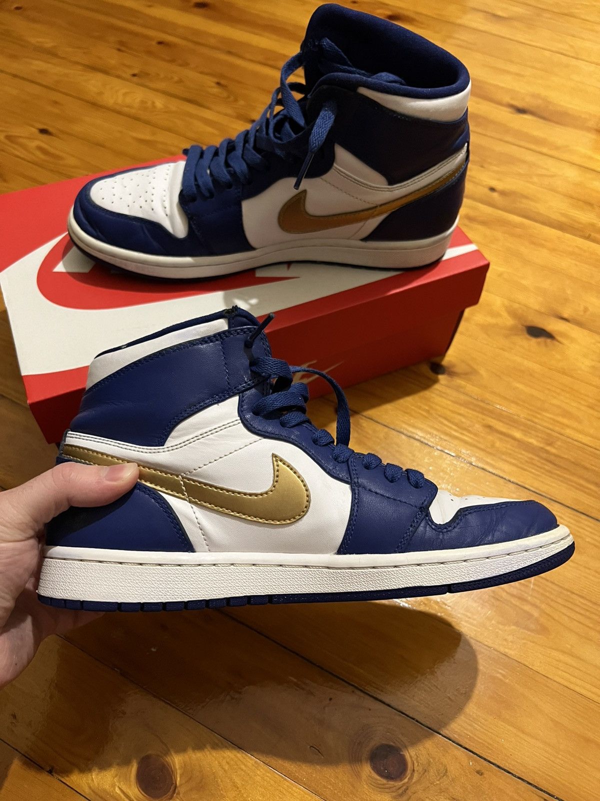Jordan Brand × Nike Rare Nike Air Jordan 1 High Retro Gold Medal Size US 8 / EU 41 - 5 Thumbnail