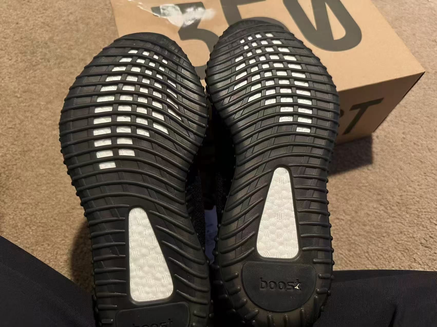 Yeezy Bred 350 yeezys Size US 9.5 / EU 42-43 - 6 Thumbnail