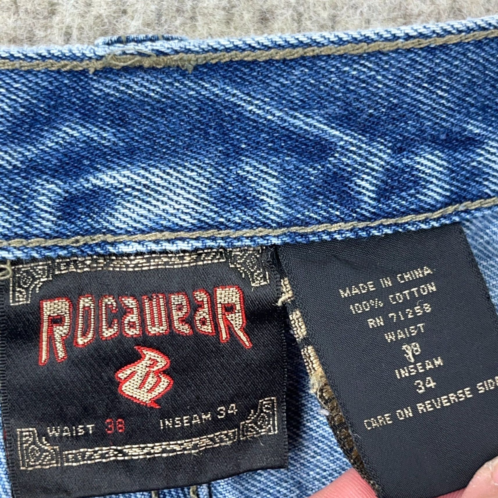 Rocawear VINTAGE Rocawear Jeans Men 38x34 Baggy Loose Fit Faded Med Wash Blue Denim 5-Pocket Grunge Hip Hop Size US 38 / EU 54 - 3 Thumbnail