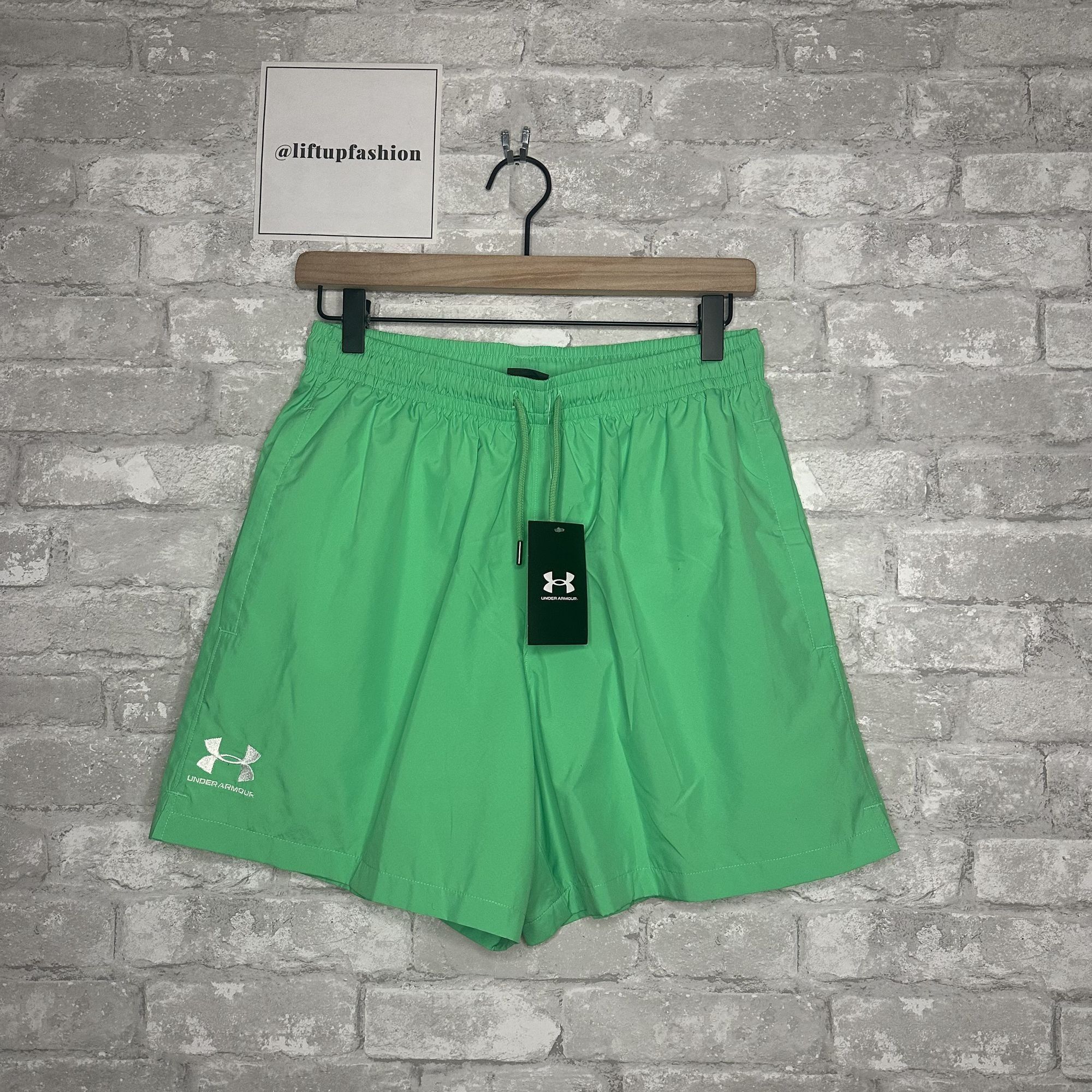 Under Armour Under Armour Men's Icon Volley Short 5.5" NWT Size Medium (V Size US 32 / EU 48 - 1 Thumbnail