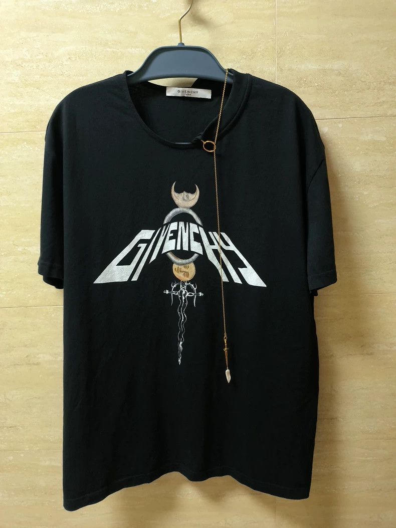 Givenchy Givenchy Baroque Pearl Pendant T-shirt Size US M / EU 48-50 / 2 - 1 Thumbnail