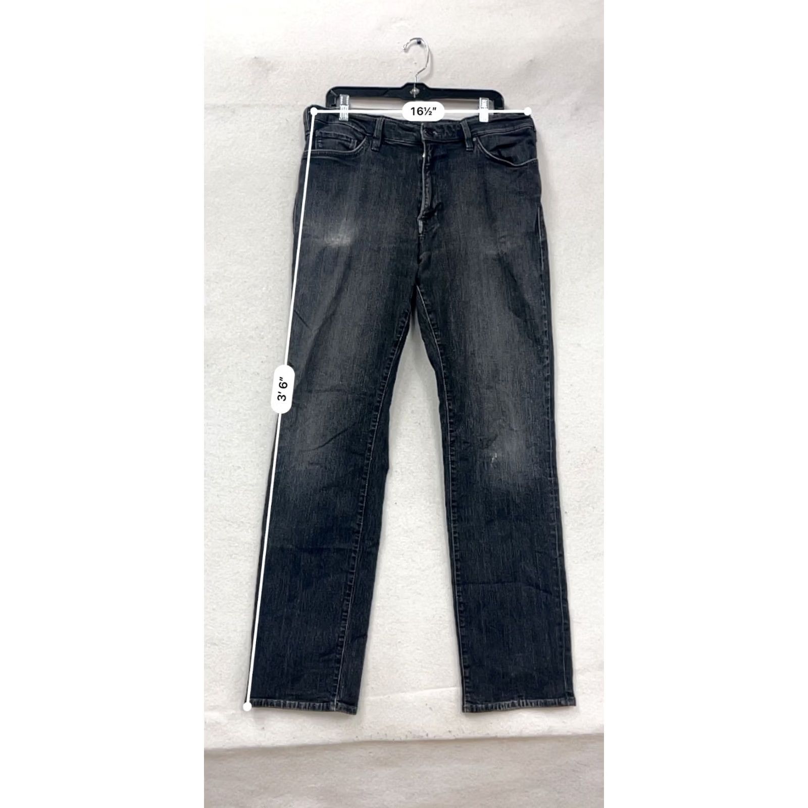 Vintage 34 Heritage Jeans Straight Dark Wash 36 Mens Regular 32 Inseam Denim Belt Loops Five-Pocket Zip Fly Button Closure Pre-Owned Like New Size US 36 / EU 52 - 6 Thumbnail