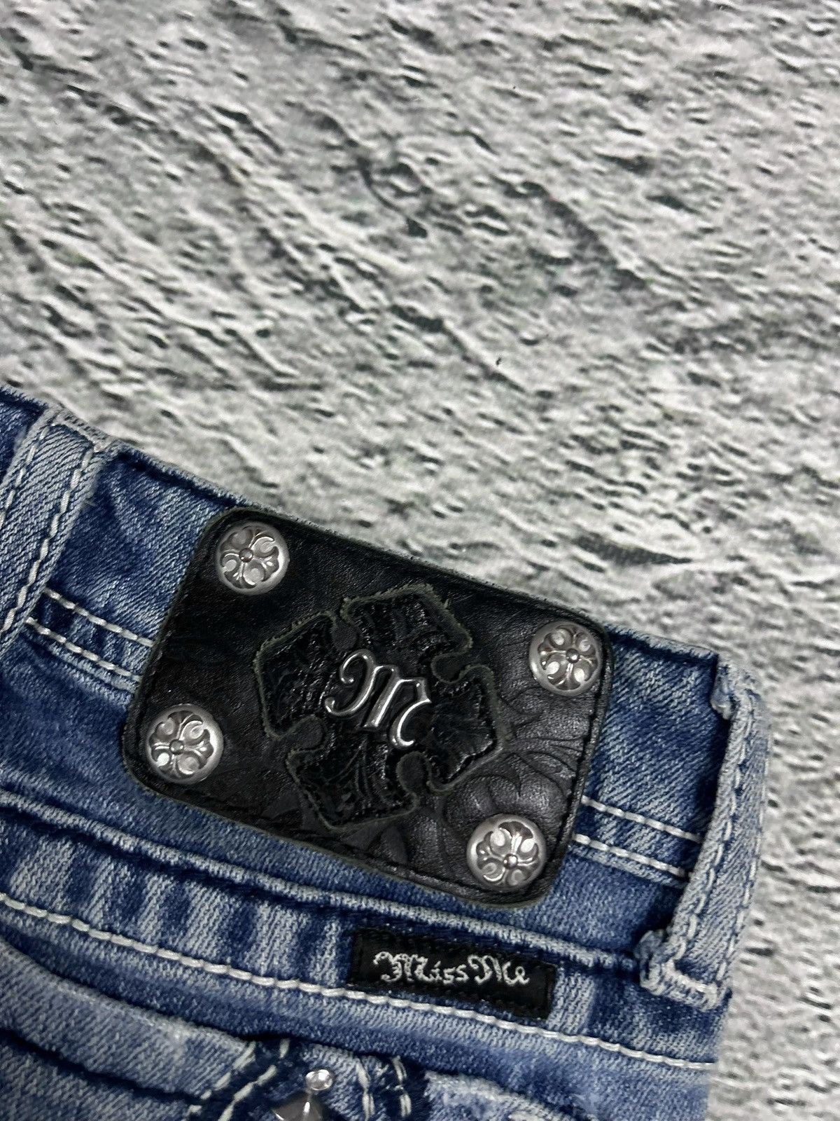 Miss Me Miss Me flared bootcut white stitching denim vintage y2k Size 26" / US 2 / IT 38 - 5 Thumbnail