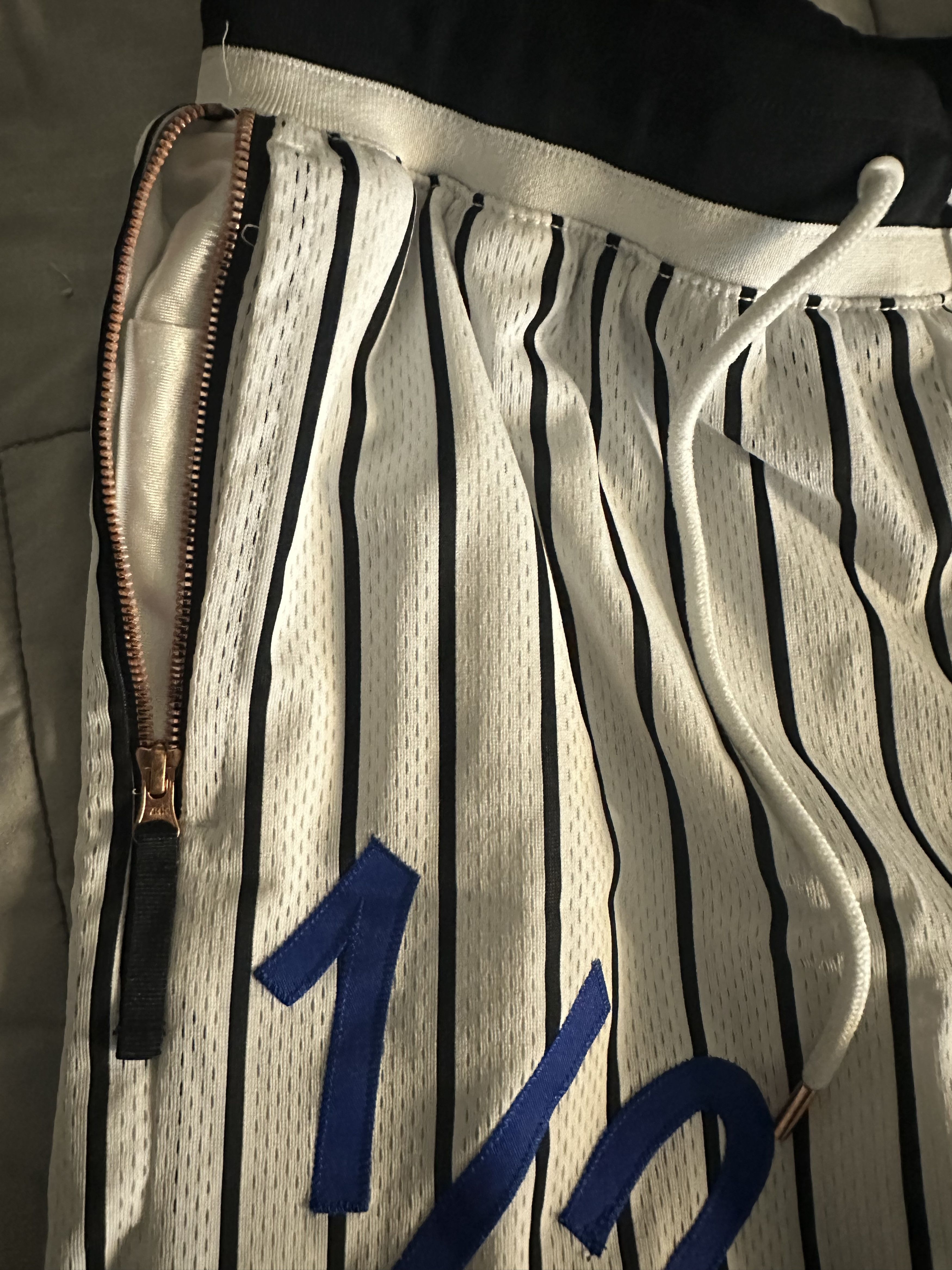 Nike Size medium penny Hardaway- Nike shorts Size US 32 / EU 48 - 6 Thumbnail