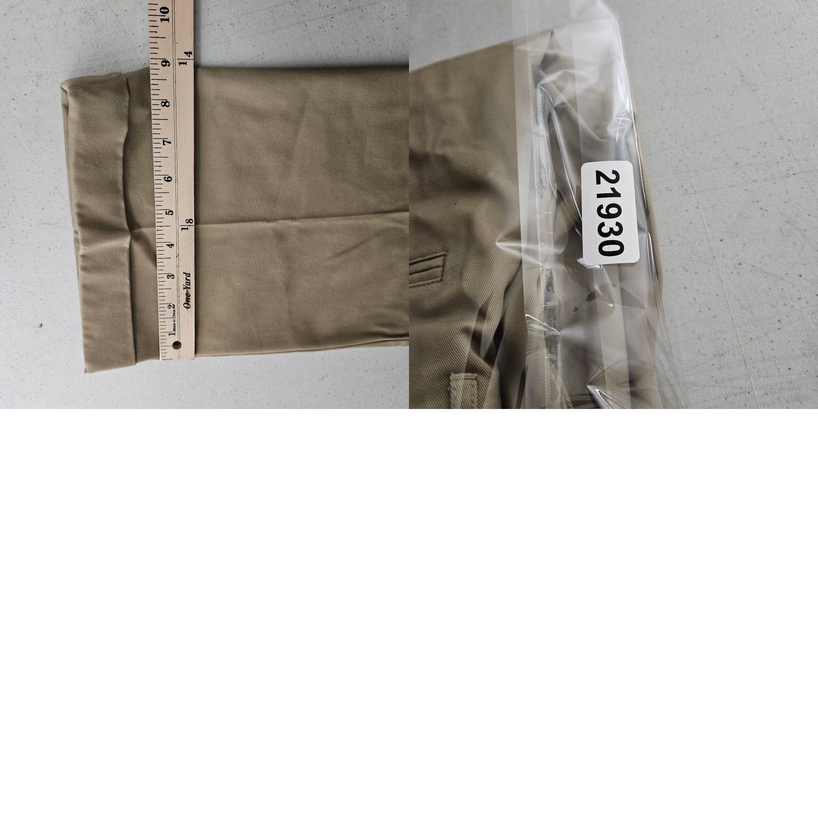 Dockers Dockers Signature Khaki Pants Mens 34x30 (Tag 34x32) Classic Fit D3 Pleated Brown Size US 34 / EU 50 - 9 Thumbnail