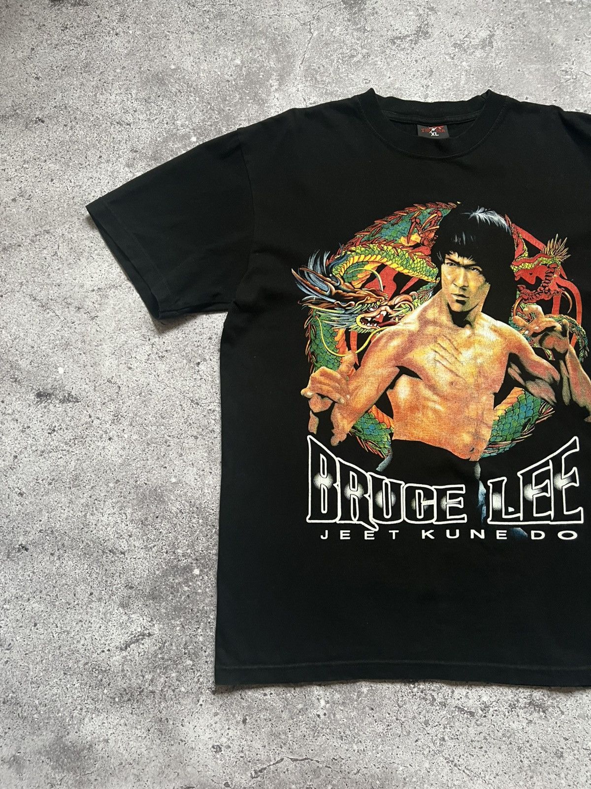 Vintage Vintage Bruce Lee Dragon Japanese T-shirt Y2K 90s Size US XL / EU 56 / 4 - 2 Thumbnail